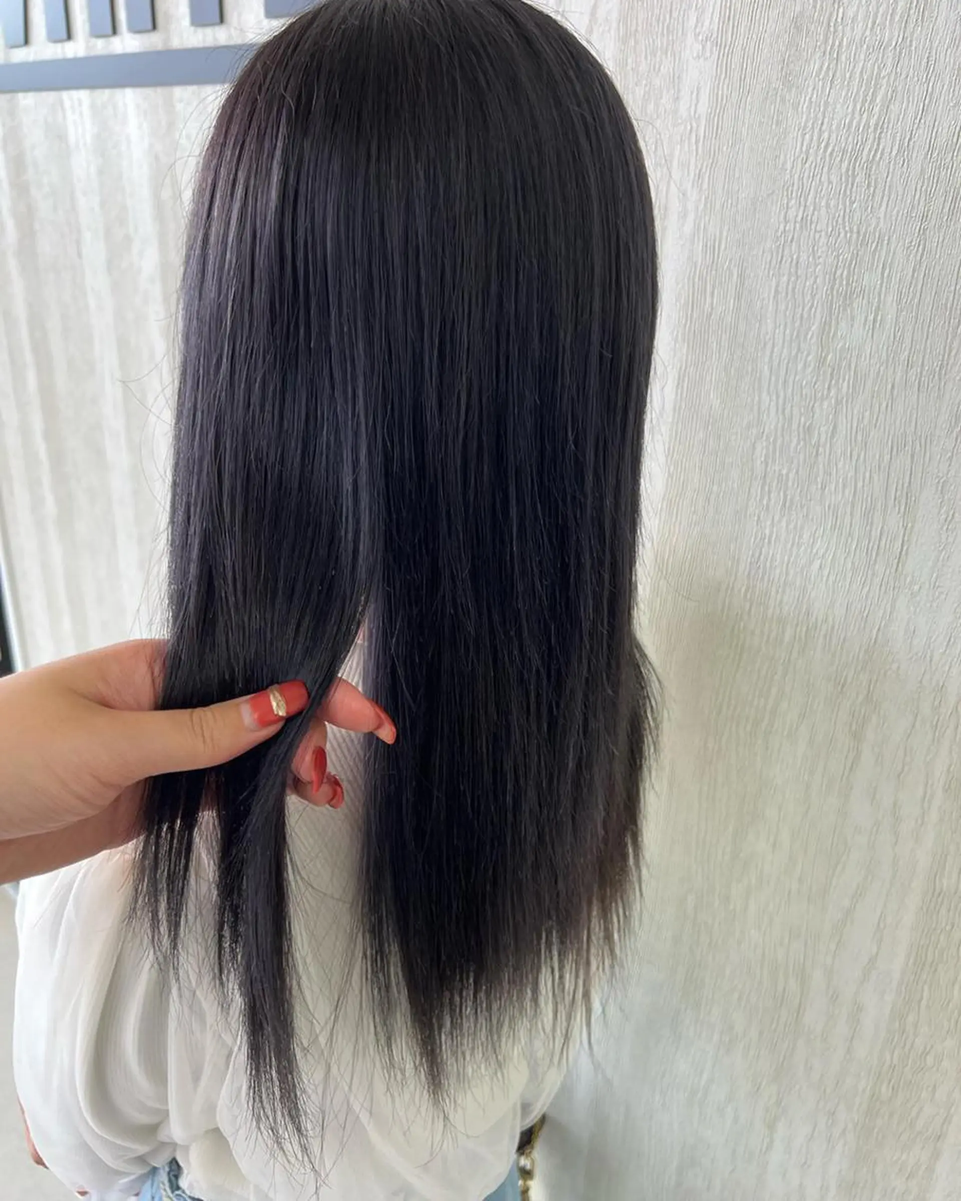 ロング カラー ブリーチ グレージュ UNDER vr 【アンダーバー】のヘアスタイル