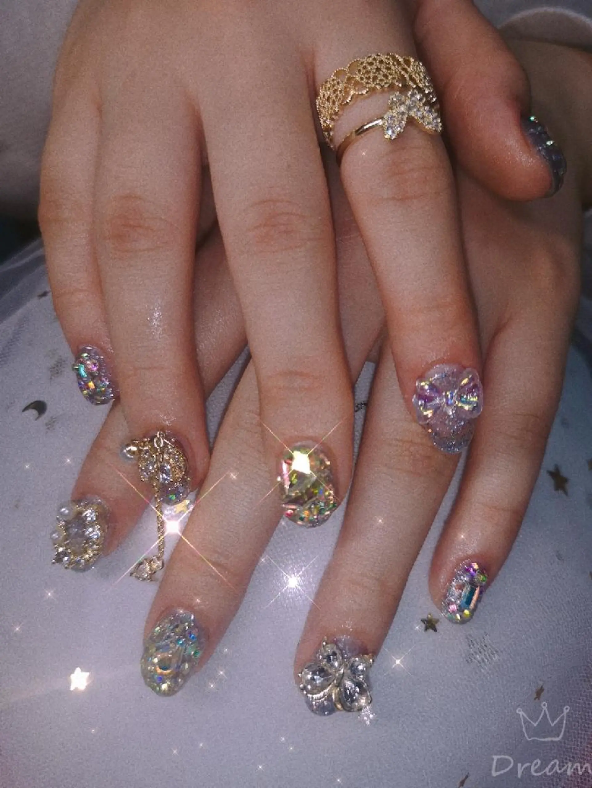 ミディアム ネイル 成人式 キラキラネイル ネイリストゆか💅 長さだし、深爪矯正のネイルデザイン