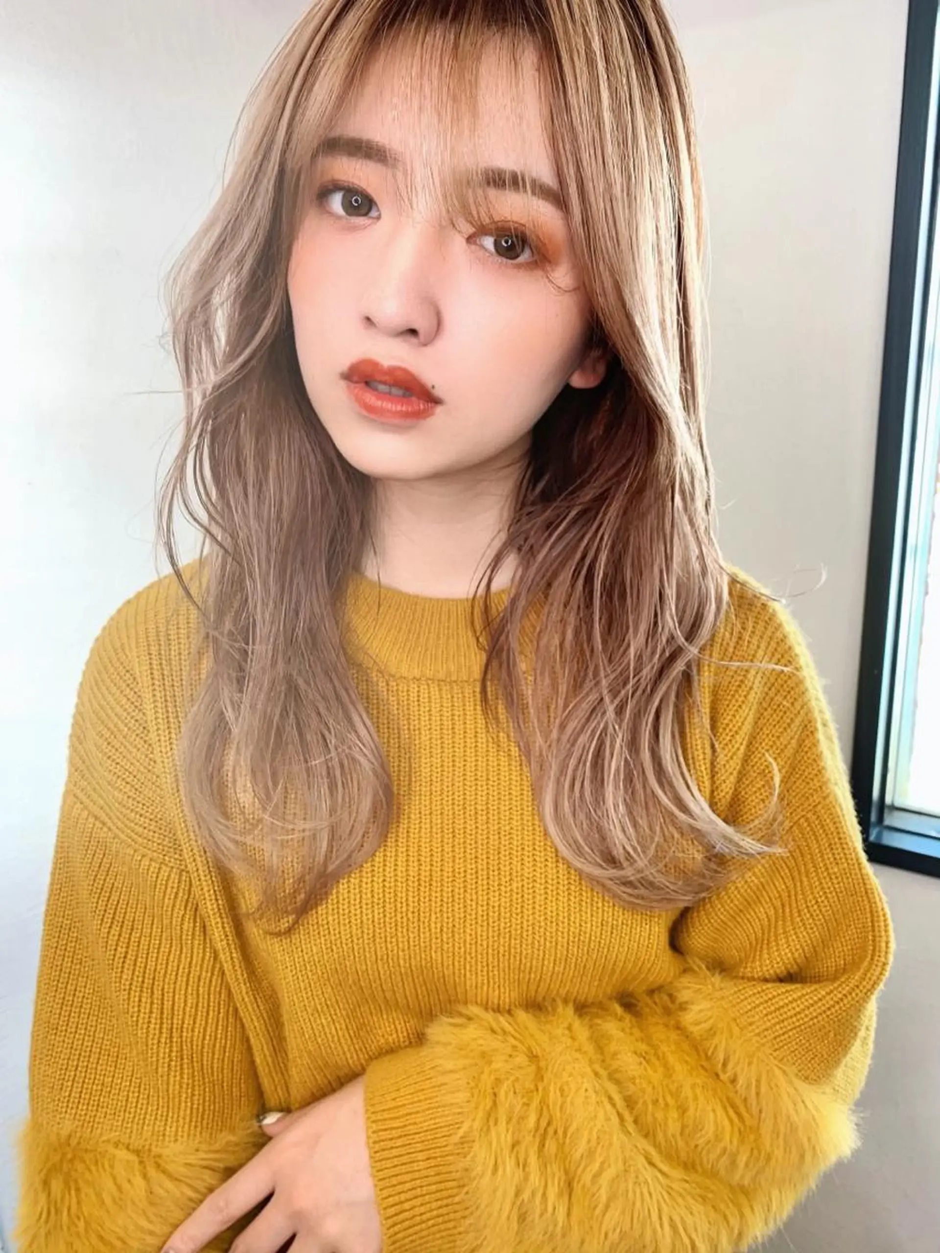 カラー レイヤーカット、 大人可愛い　中村美羅のヘアスタイル