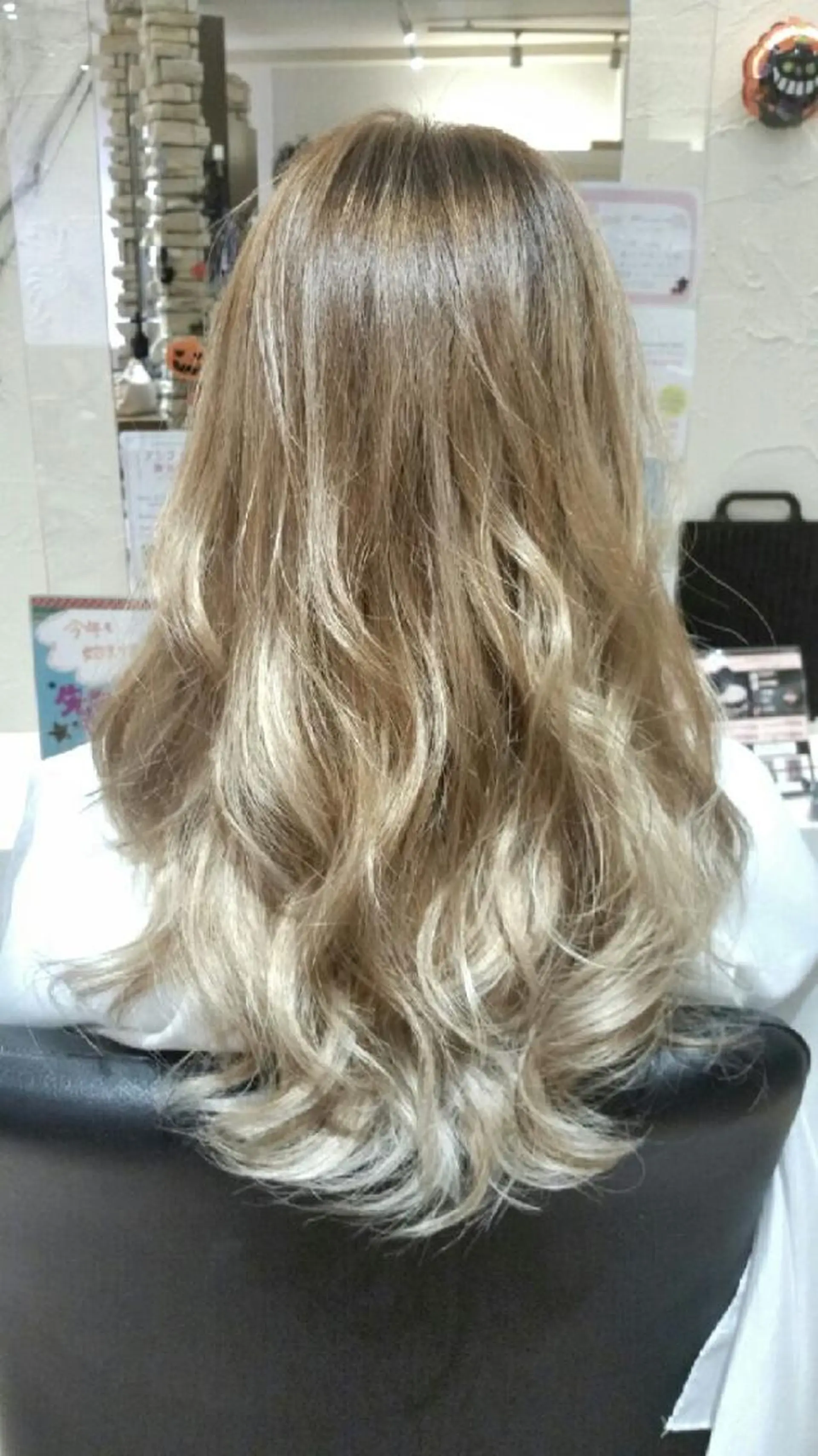 ミディアム セミロング ヘアアレンジ カラー アッシュ ブロンド 【髪質改善美容師】t occa茨木篠原健太のヘアスタイル