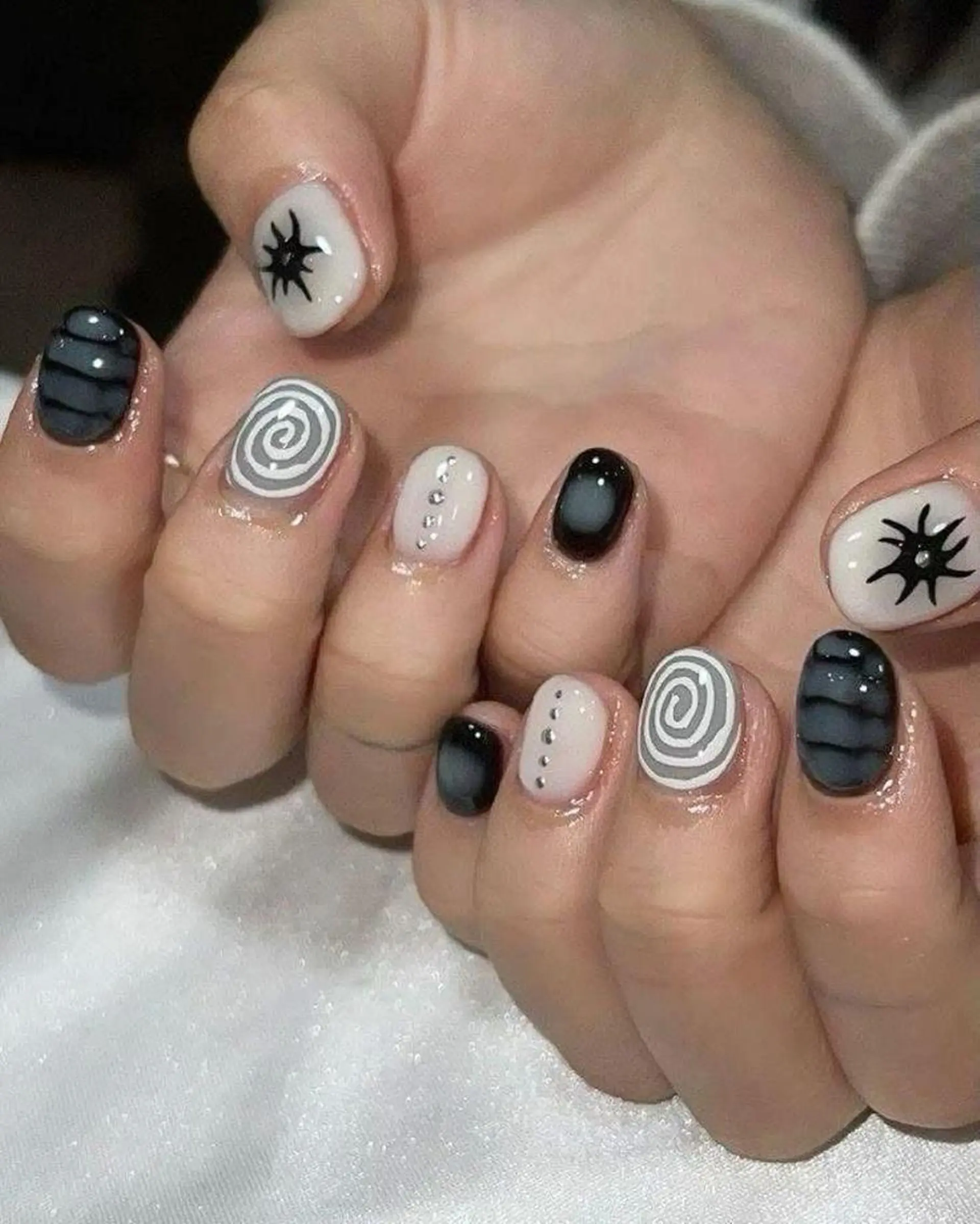 ネイル 長さ出し フレンチネイル グラデーション 卒業式 マグネットネイル ハンドネイル MIHANA SAKURAのネイルデザイン