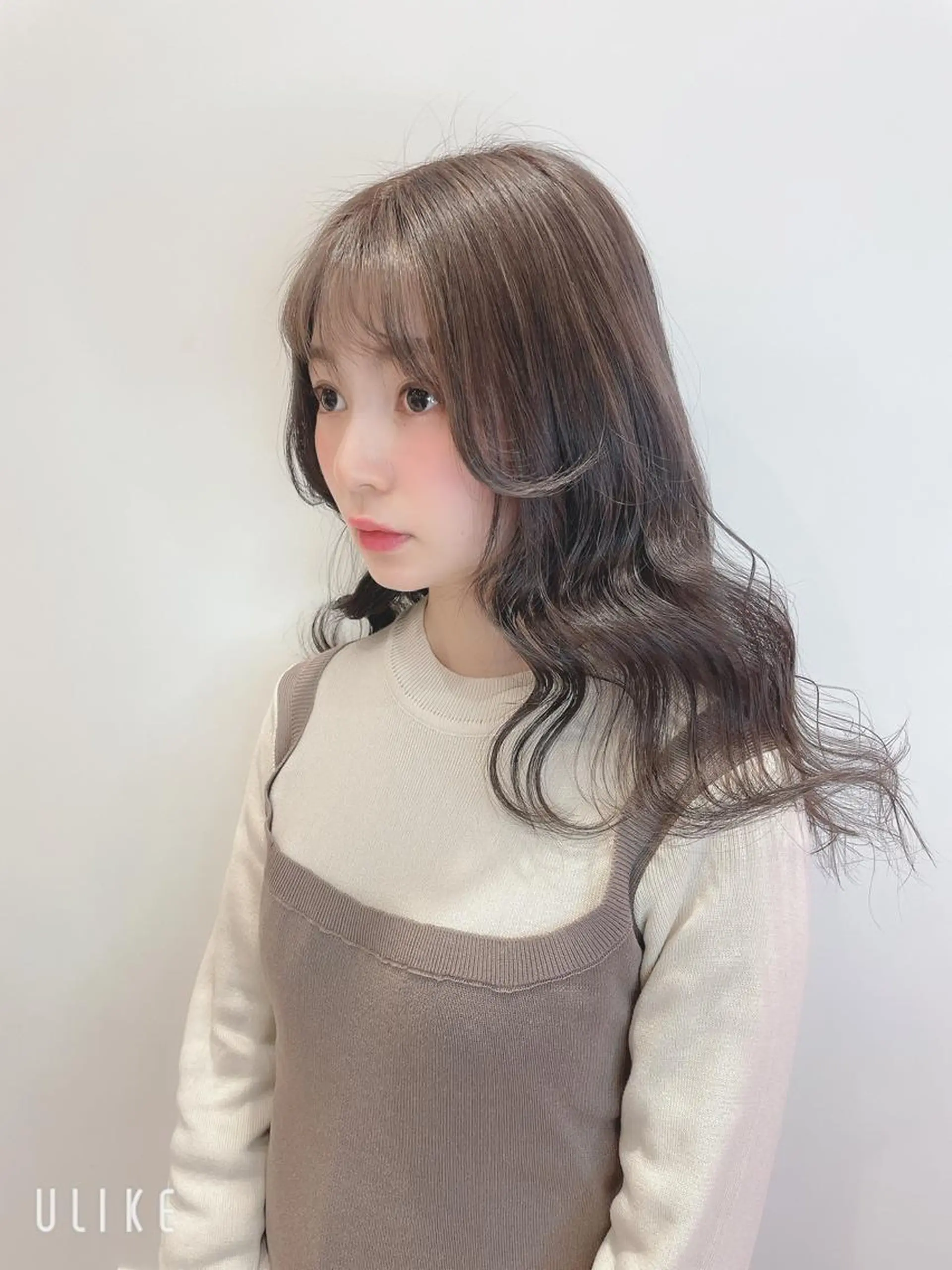 セミロング カラー グレージュ ラベンダーカラー ラベンダーグレージュ ラベンダーグレー ハッシュカット レイヤー池袋のヘアスタイル