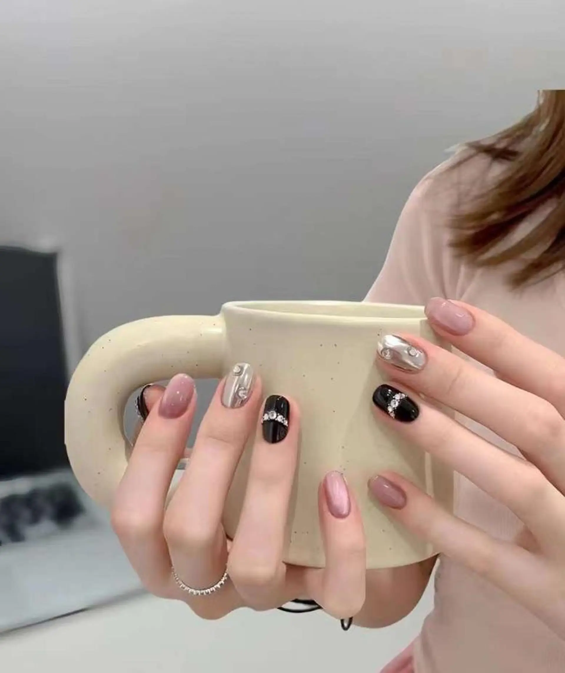 ネイル VIVIAN エイのネイルデザイン