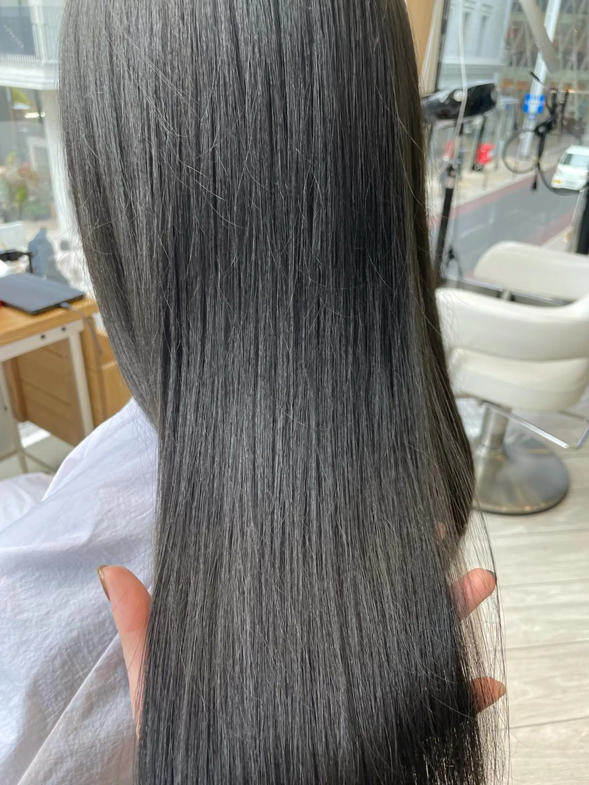 ロング トリートメント カット ヘアカラー トリートメント 亀山 由里菜のヘアスタイル