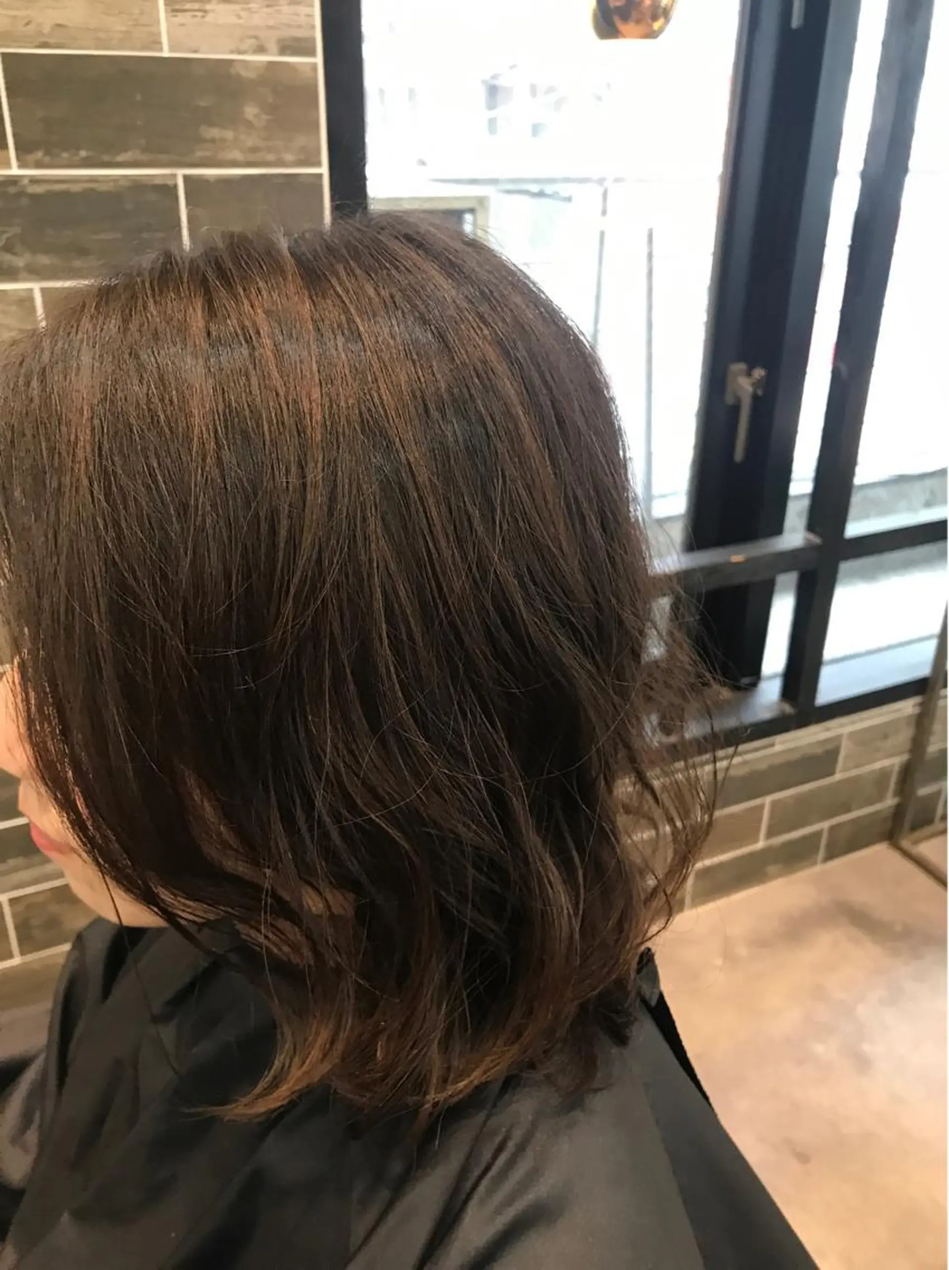 ミディアム カラー ブリーチ ハイライトカラー ブリーチなしカラー ハイライト カット ヘアカラー トリートメント ブリーチなし透明感 タケザワミキのヘアスタイル