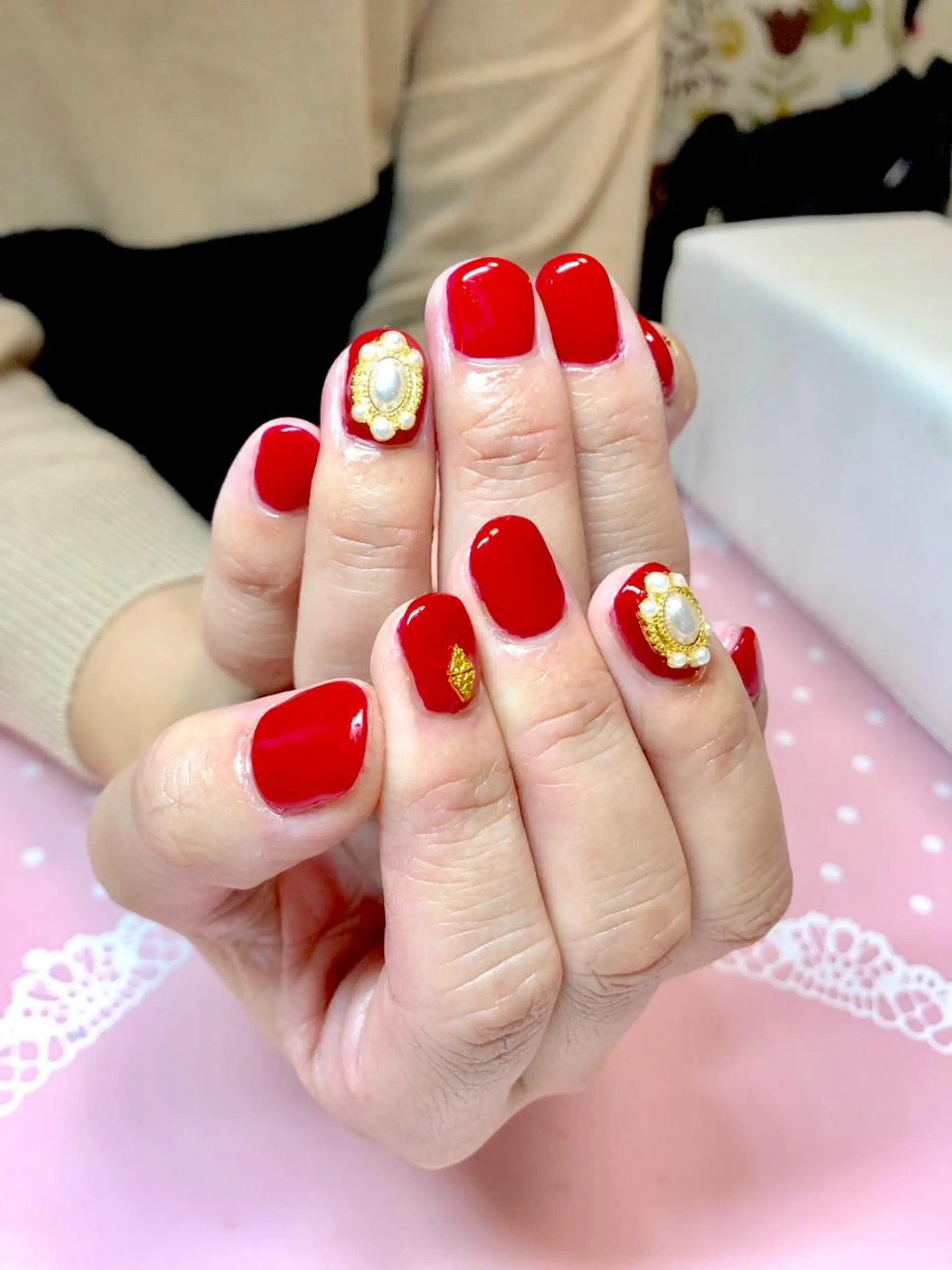 ネイル アートネイル 赤色 出川 ゆりのネイルデザイン