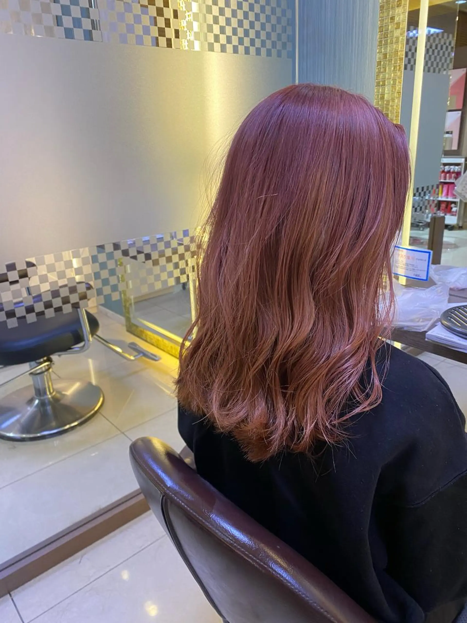 セミロング カラー ✨垢抜け✨3Dカラー 山本美侑のヘアスタイル