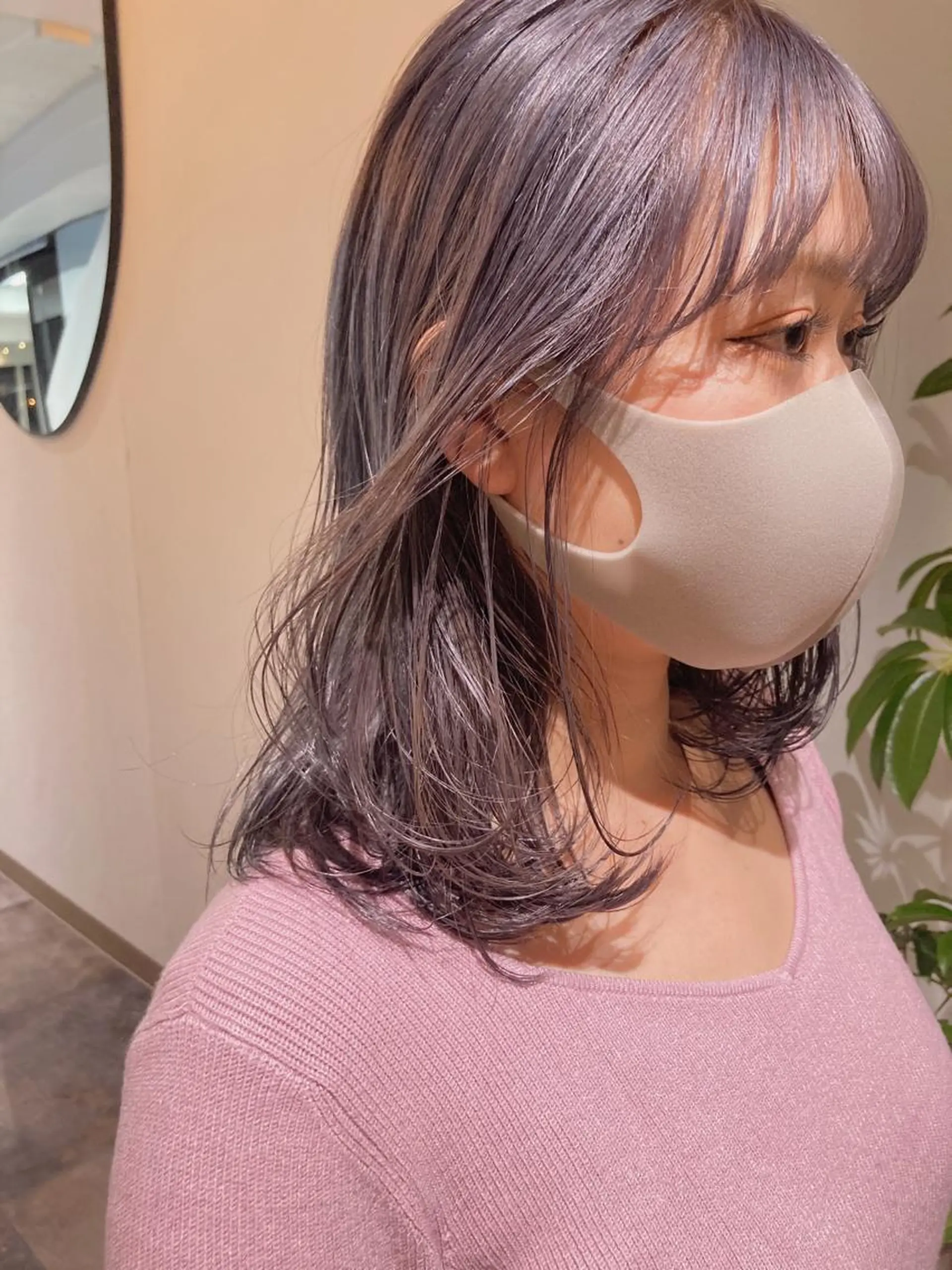 セミロング カラー ベージュカラー 透明感カラー ラベンダーカラー ラベンダーベージュ 佐伯 和佳のヘアスタイル