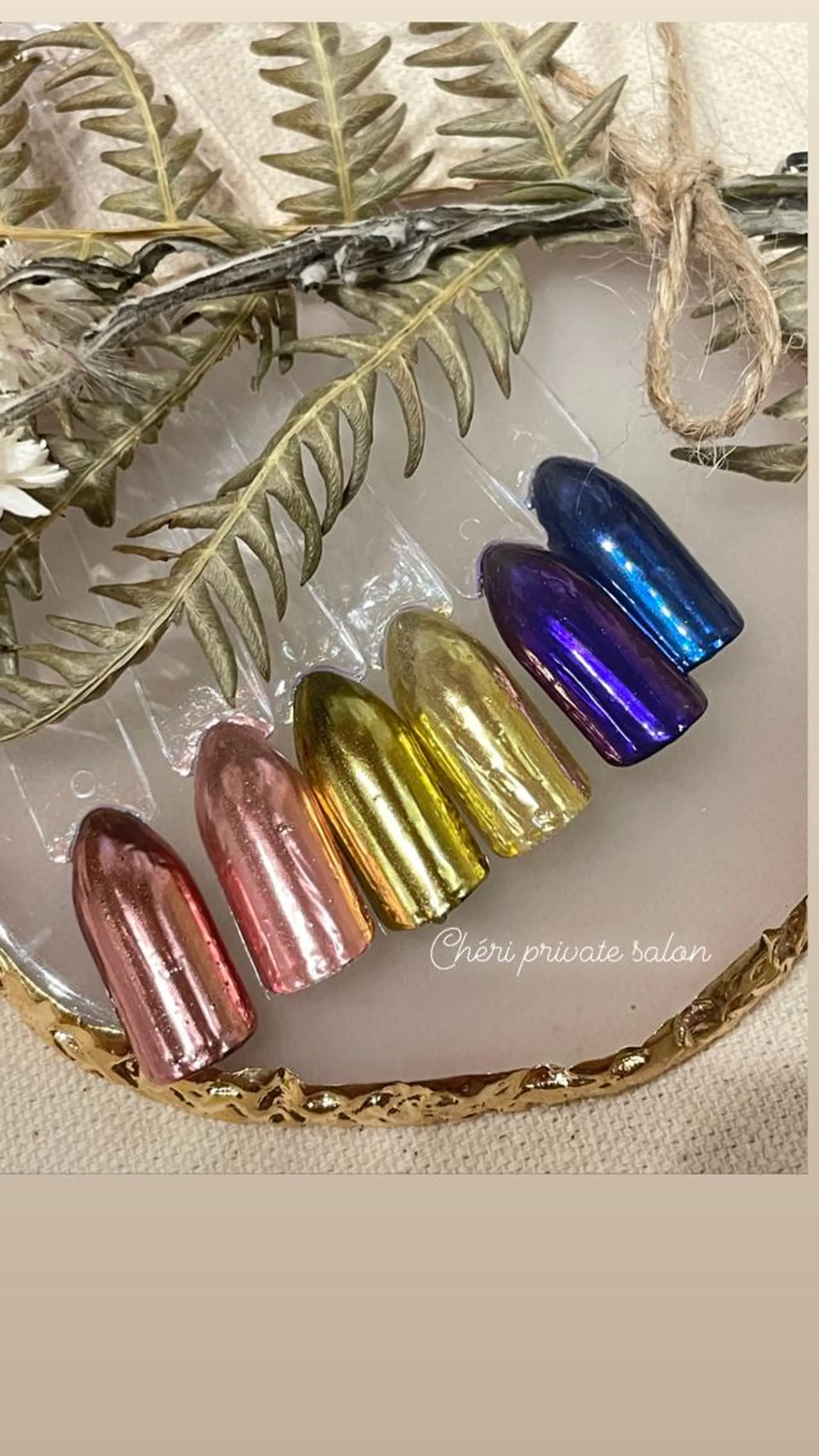 カラー ネイル ミラーネイル Chérinail 爪のお手入れのネイルデザイン