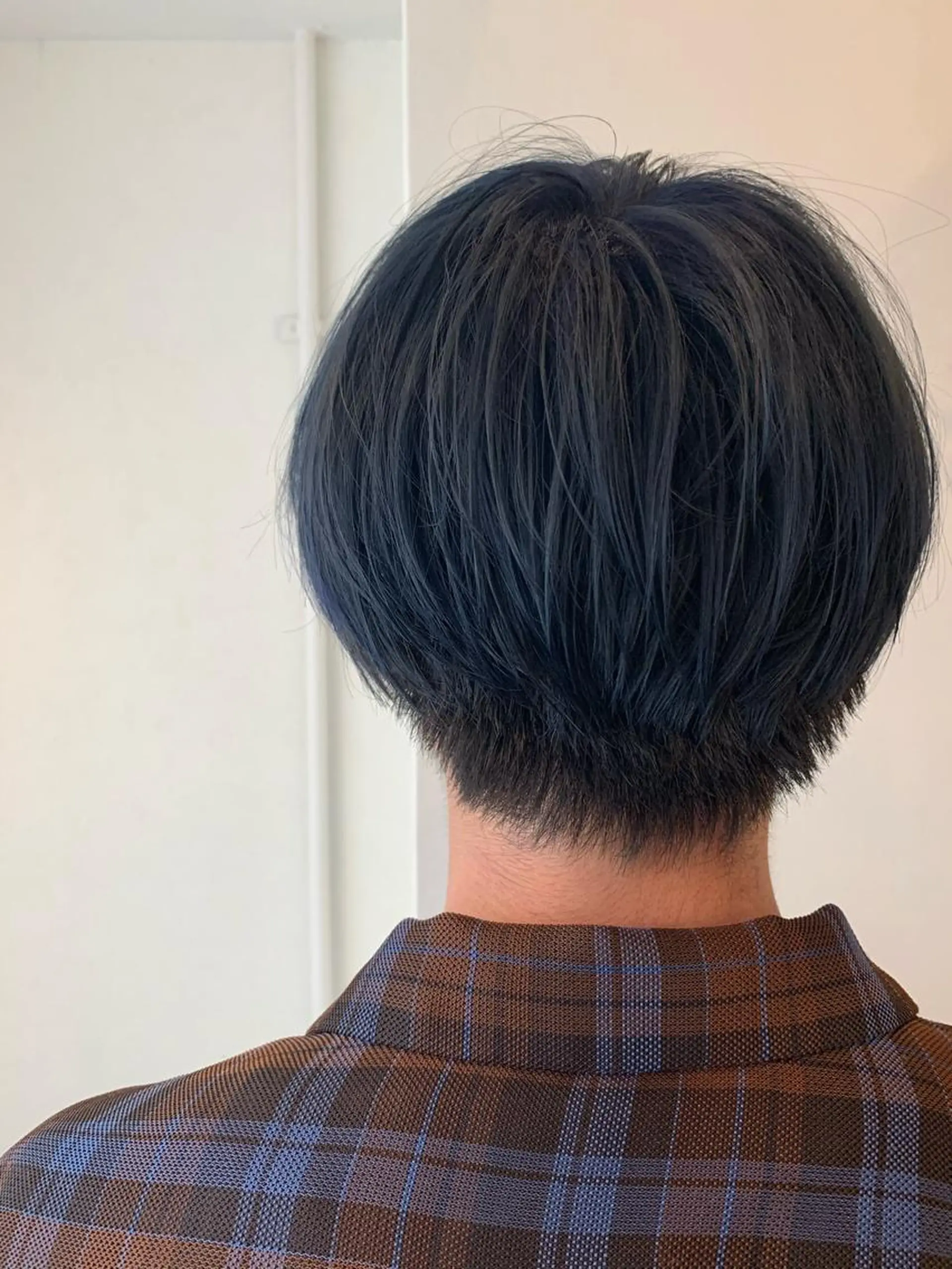 カラー メンズ アッシュ ブルーカラー ブルーアッシュ gotoday　shaire　saron所属・miu. ボブ/透け感カラーのヘアスタイル