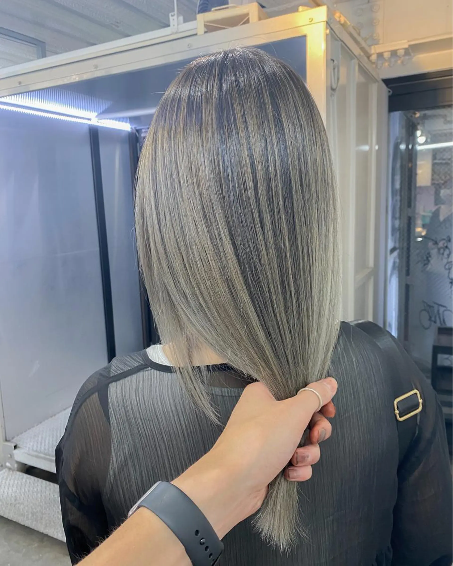 セミロング カラー カット ヘアカラー トリートメント 海外デザイン🇺🇸 石渡諒太のヘアスタイル