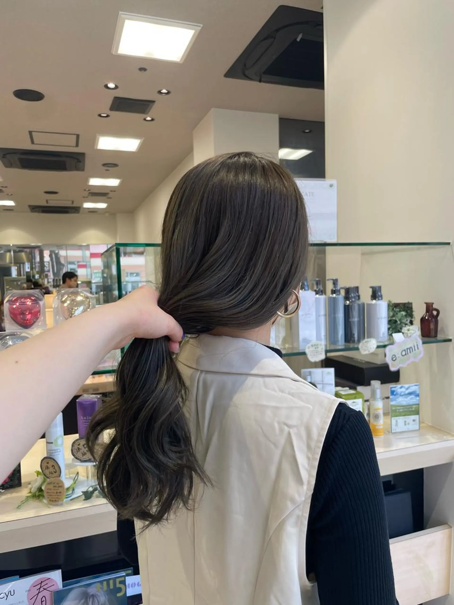 ロング カラー ハイライトカラー オリーブカラー ハイライト ヘアカラー トリートメント クロスパーマ/うる艶 カラー/Kurumiのヘアスタイル