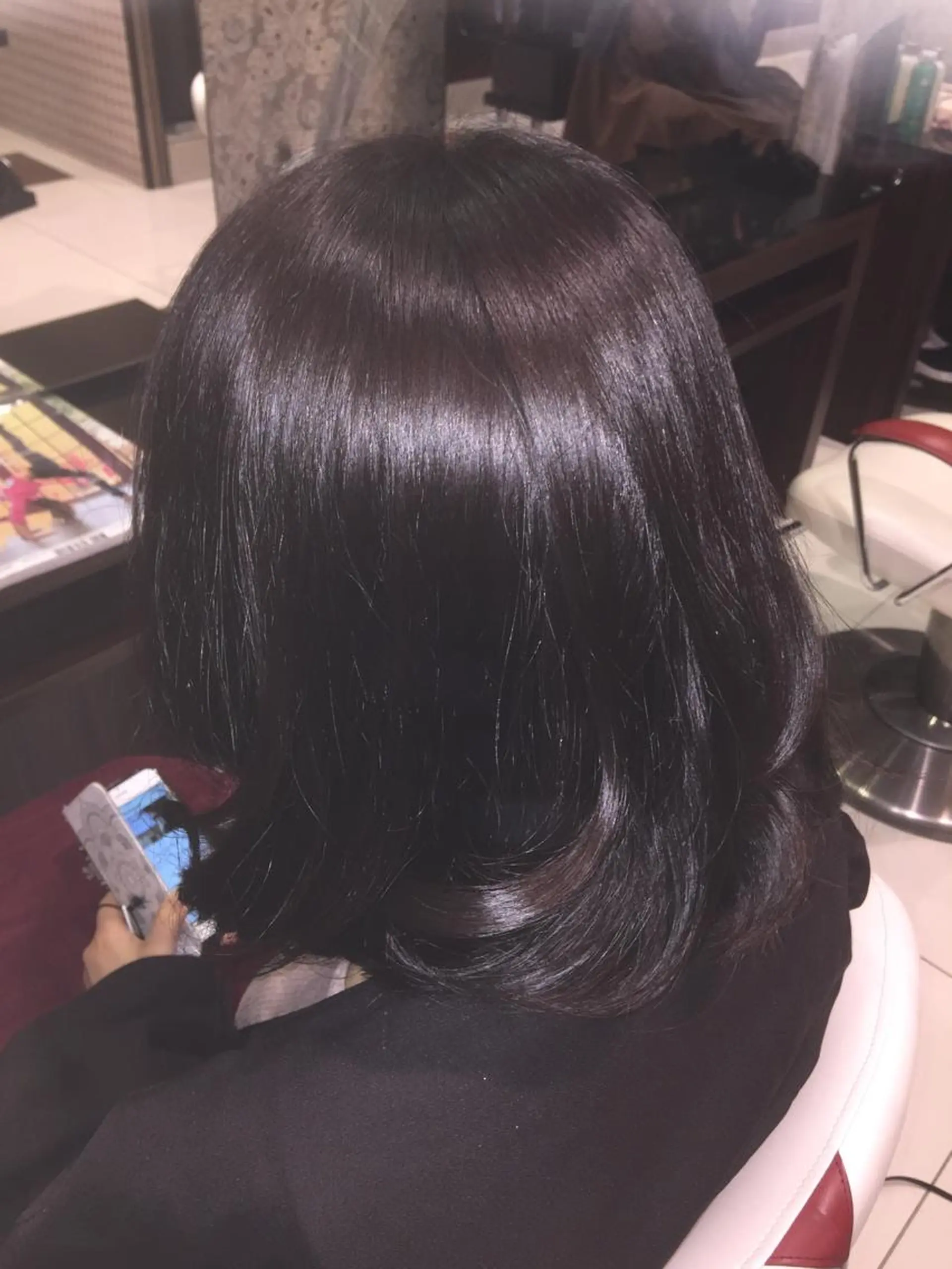 セミロング ミヤザキ コージのヘアスタイル
