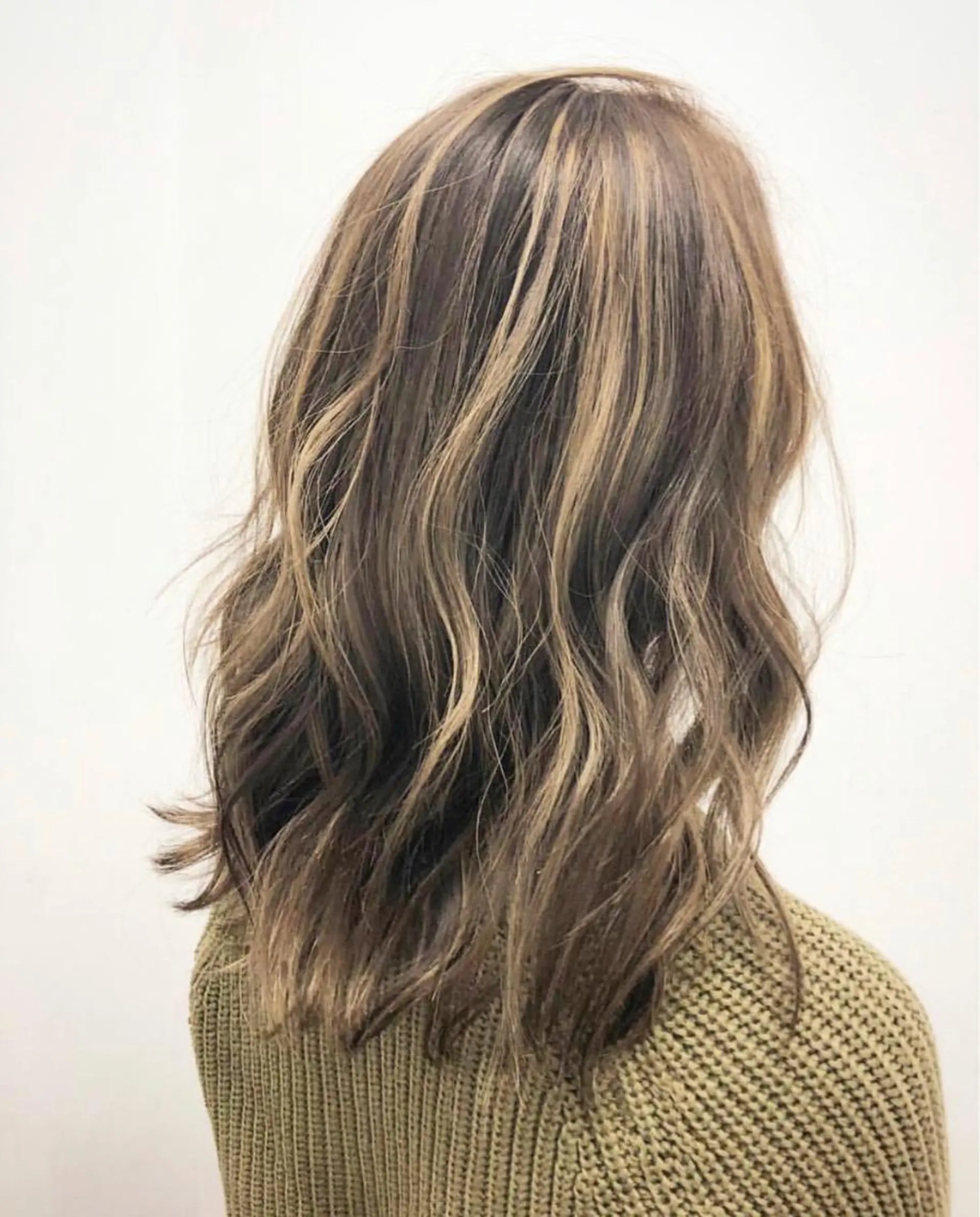 ロング ハイライト レイヤーカット salowin 原宿 aroa所属・韓国／ハッシュカット ／透明感カラー／金野のヘアスタイル