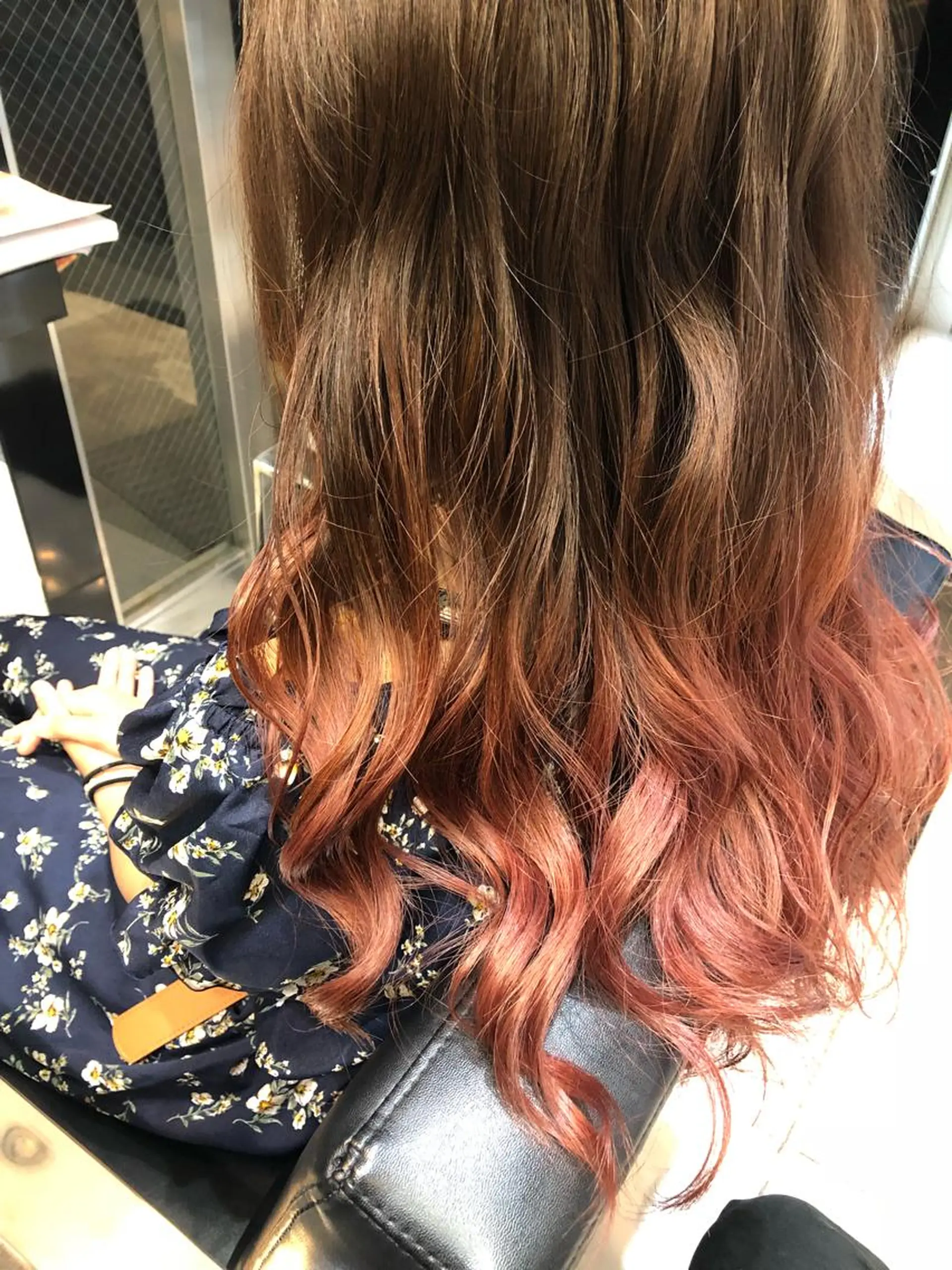 ロング カラー グラデーションカラー ピンクカラー 女性リピ90%🍨 🩷佐藤みずきのヘアスタイル