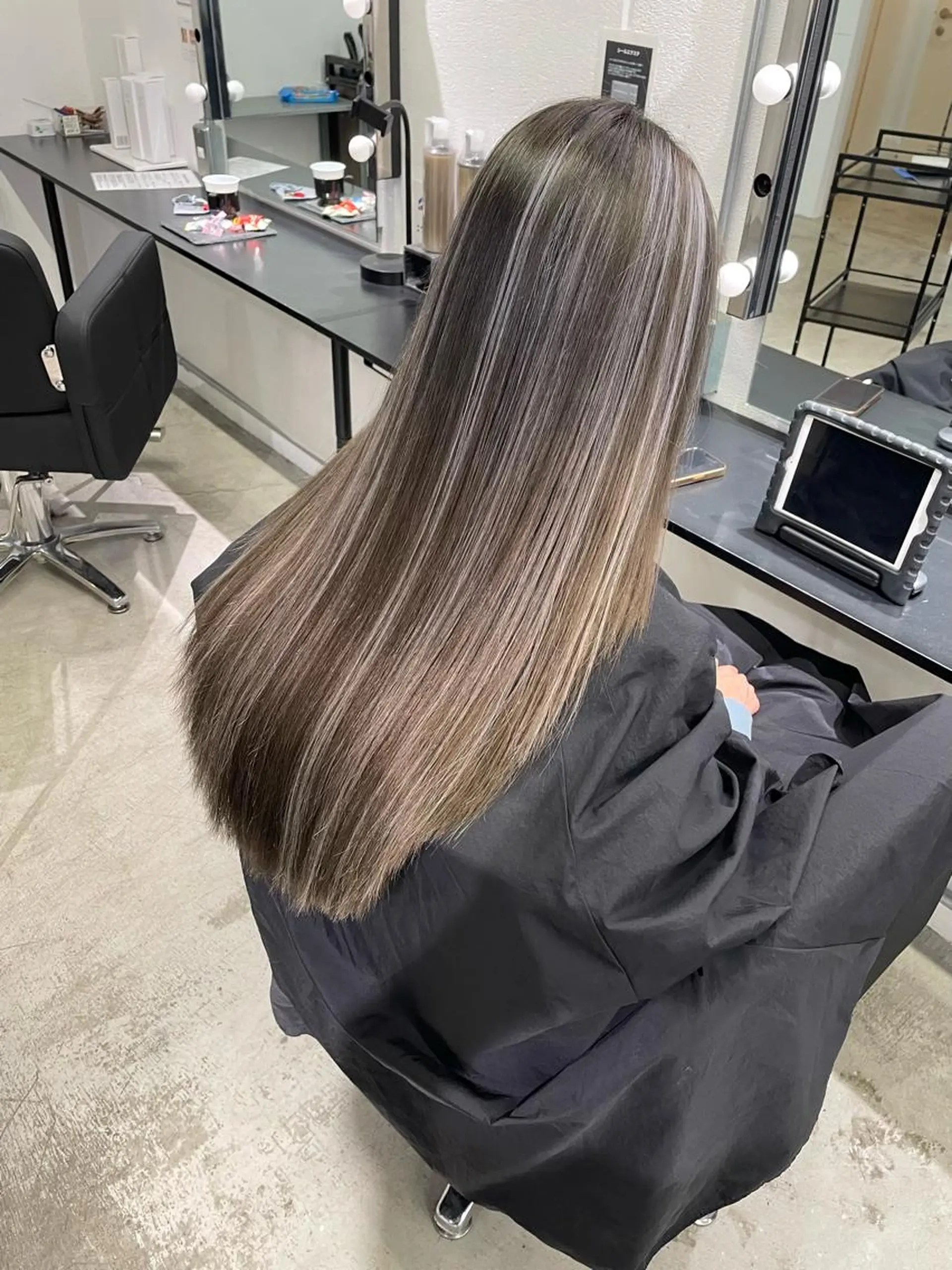 ロング ハイライト K!ng所属・レイヤーカット/ 髪質改善/ハイライトのヘアスタイル