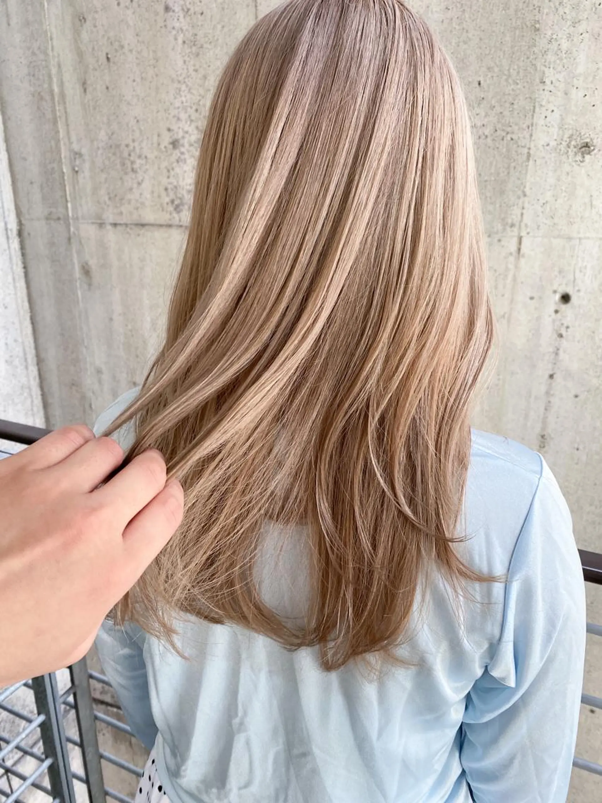 ロング カラー ベージュカラー ブロンド ブロンドベージュ ness ネスのヘアスタイル