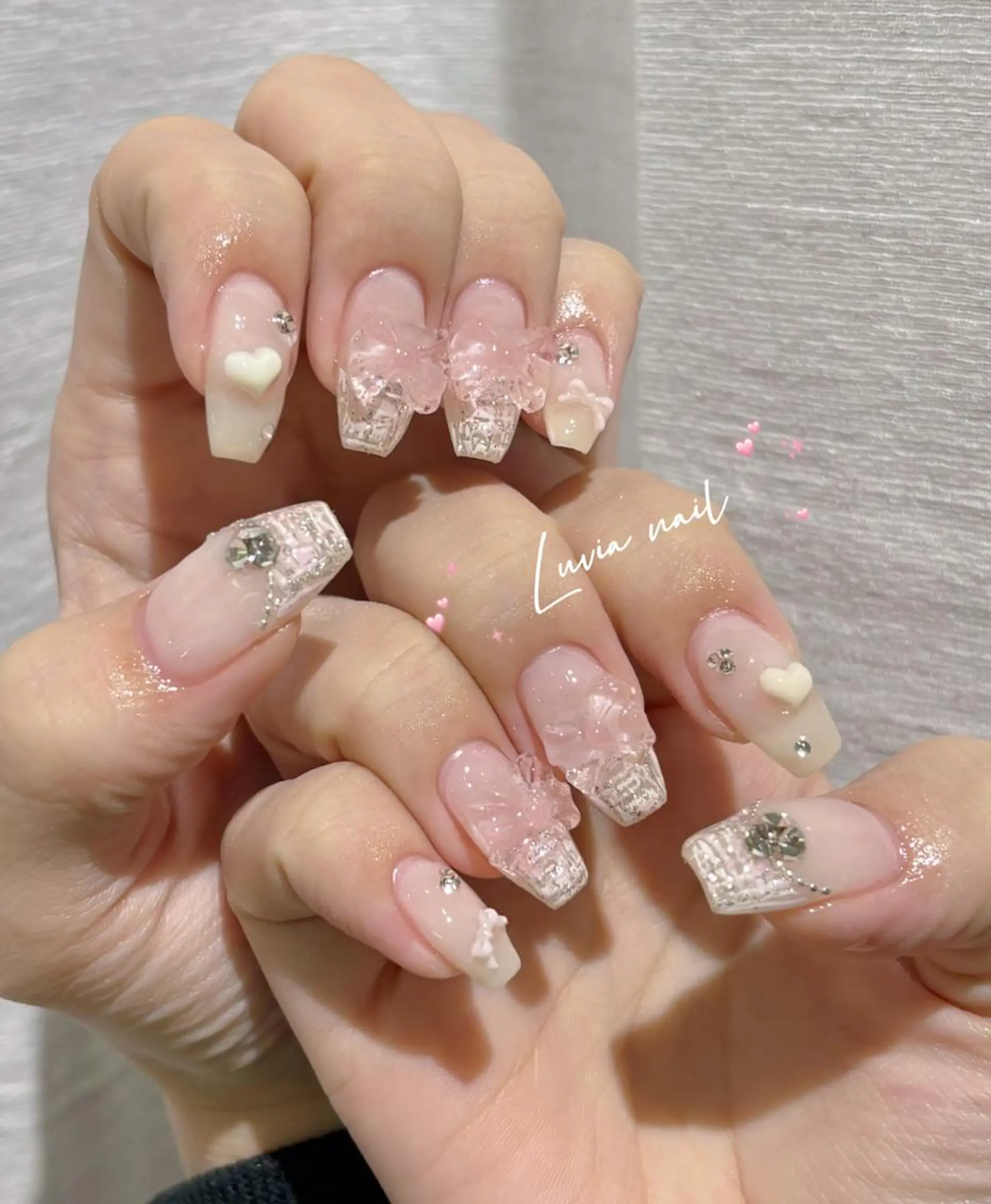 ネイル 韓国ネイル ピンク リボン ツイードネイル ワンホンネイル ハンドネイル 🎀Luvia nail 池袋✨のネイルデザイン