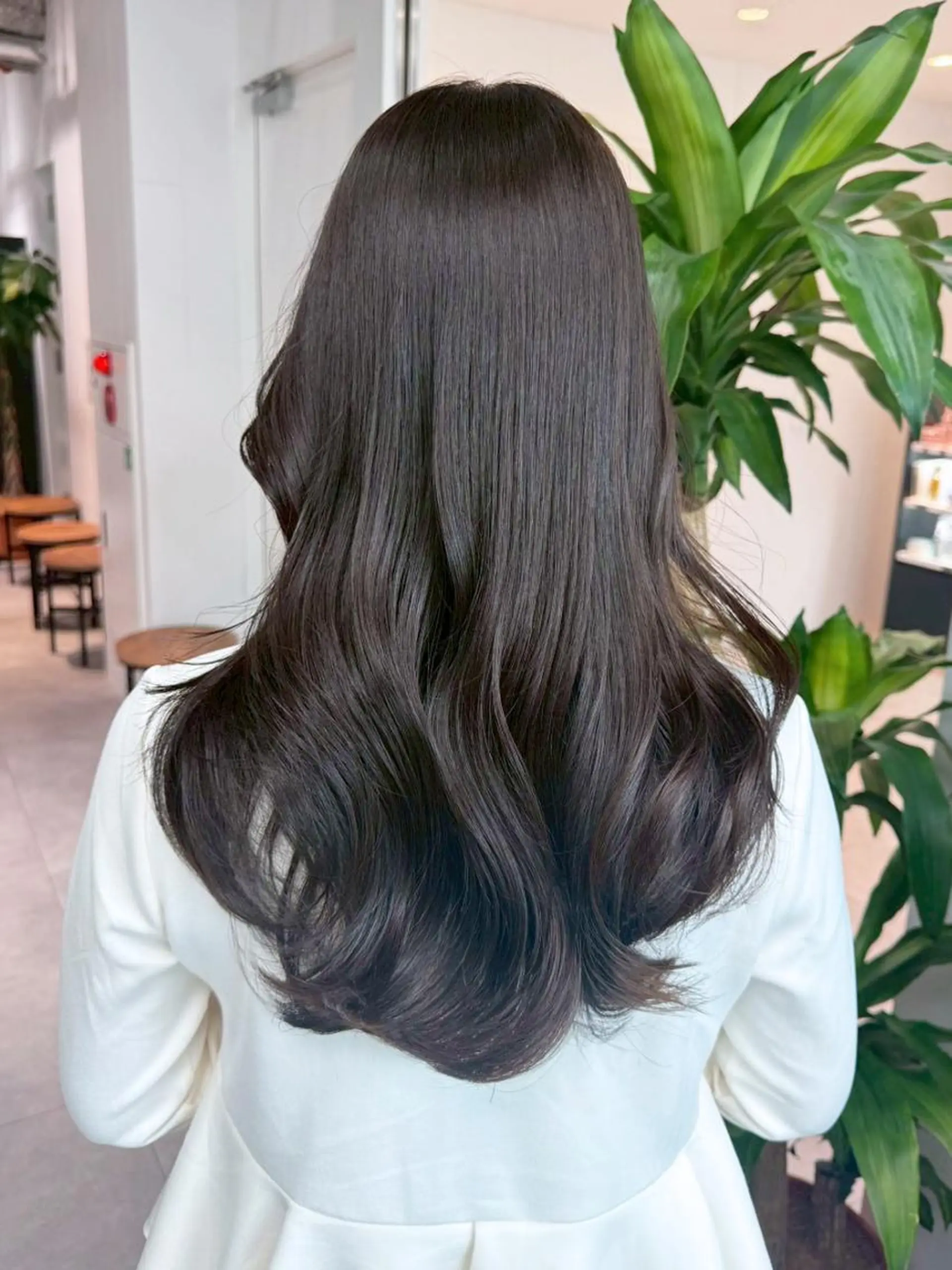 セミロング カラー アッシュ ダークアッシュ 顔まわりレイヤー 顔周りカット 韓国風ヘア カット ヘアカラー トリートメント ITbyALBUM 藤沢店のヘアスタイル
