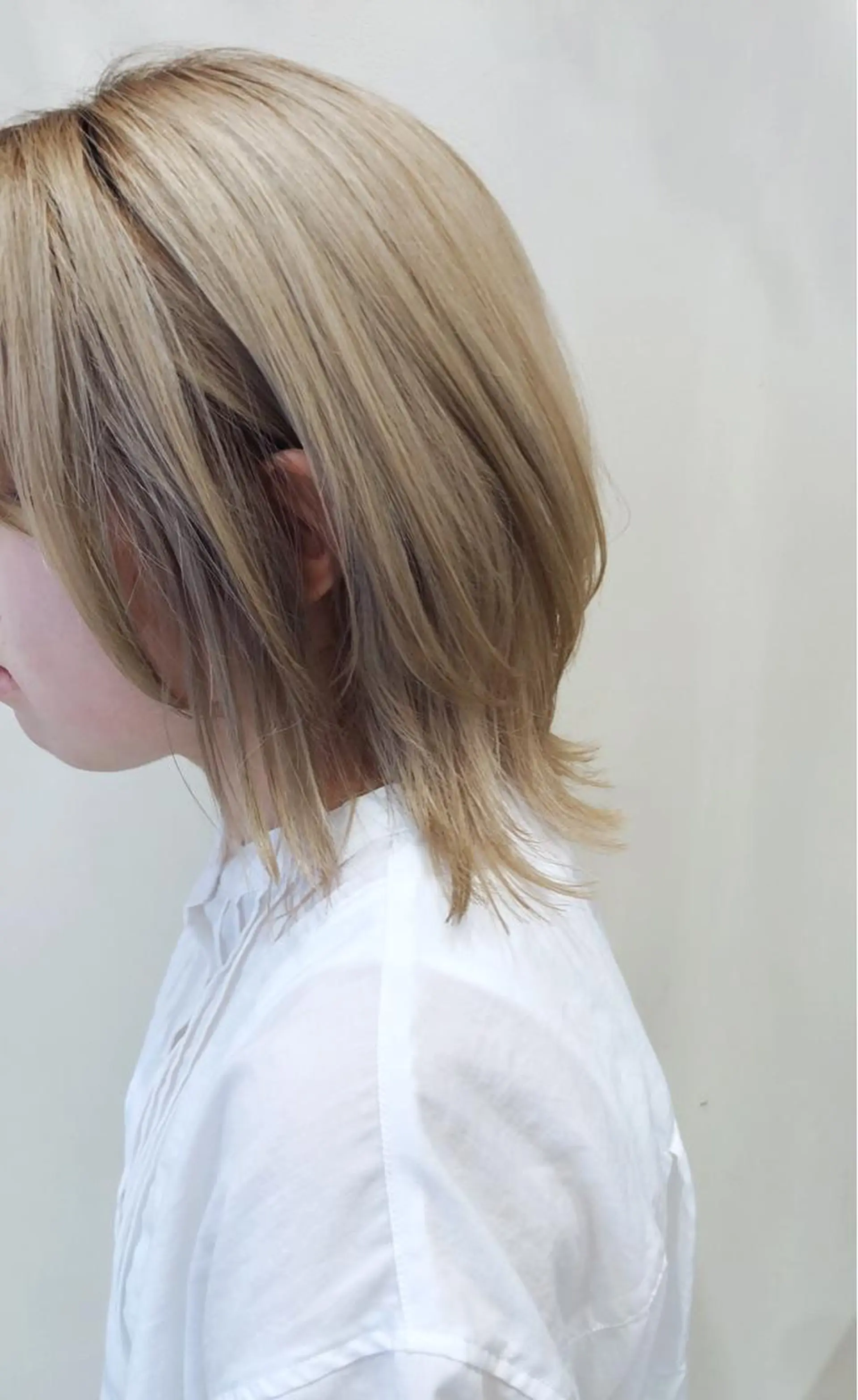 ミディアム ウルフカット 安藤 明日翔のヘアスタイル