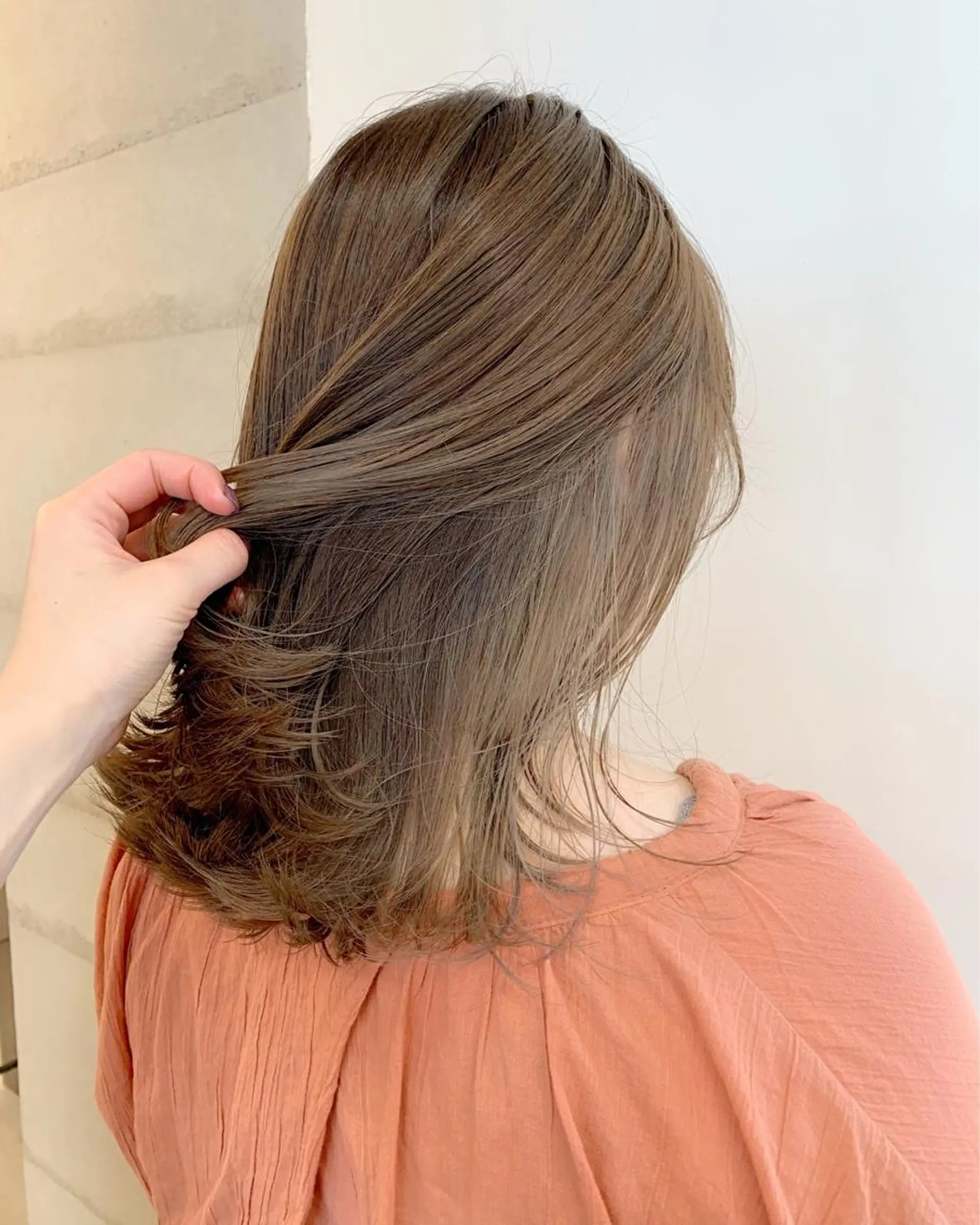 ミディアム 透明感/オリーブ/ グレージュ/YUKAのヘアスタイル