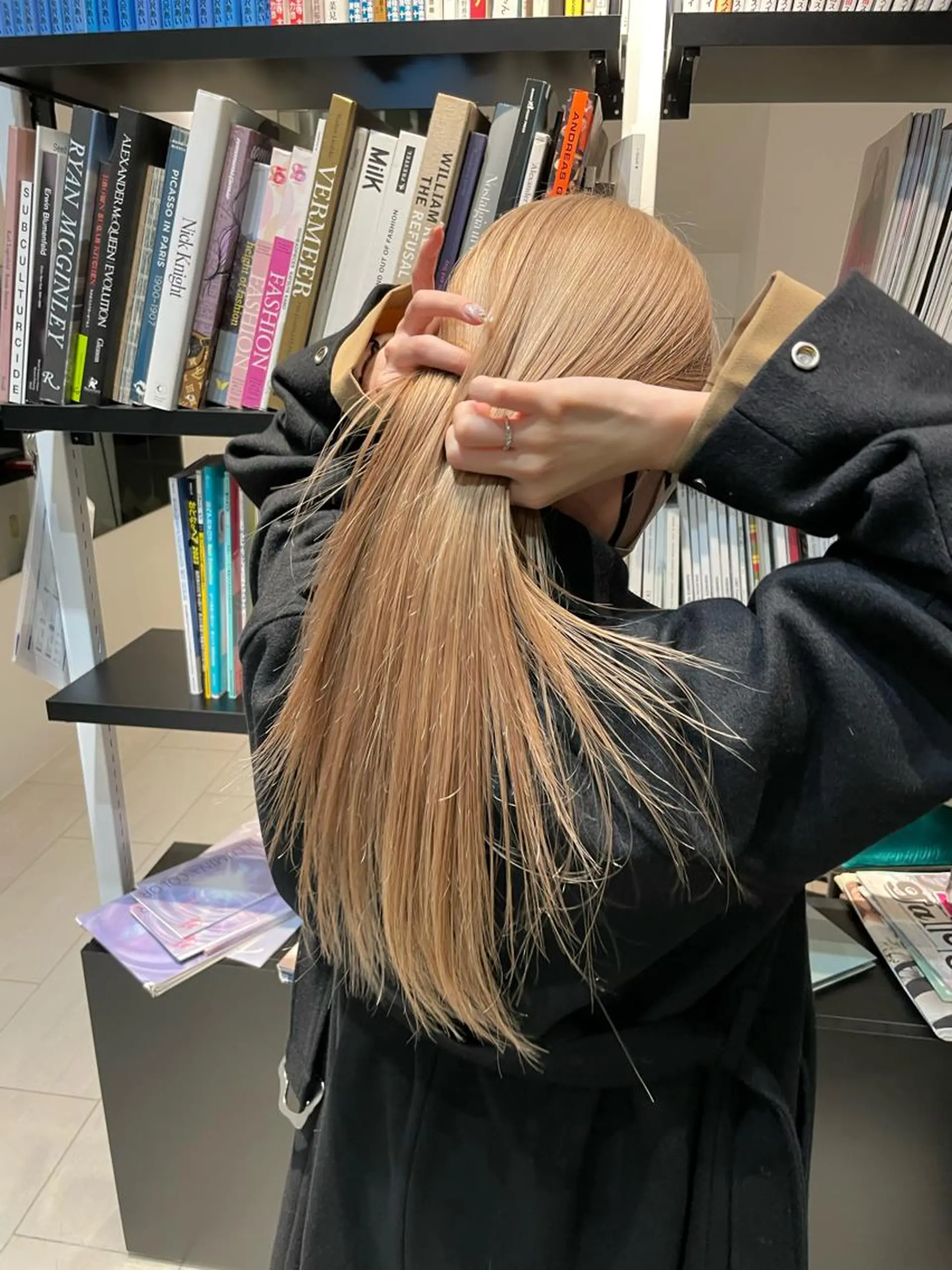 ロング カラー ベージュカラー ブロンド CiNEMA daikanyama所属・透明感カラー🫧 今泉健太のヘアスタイル