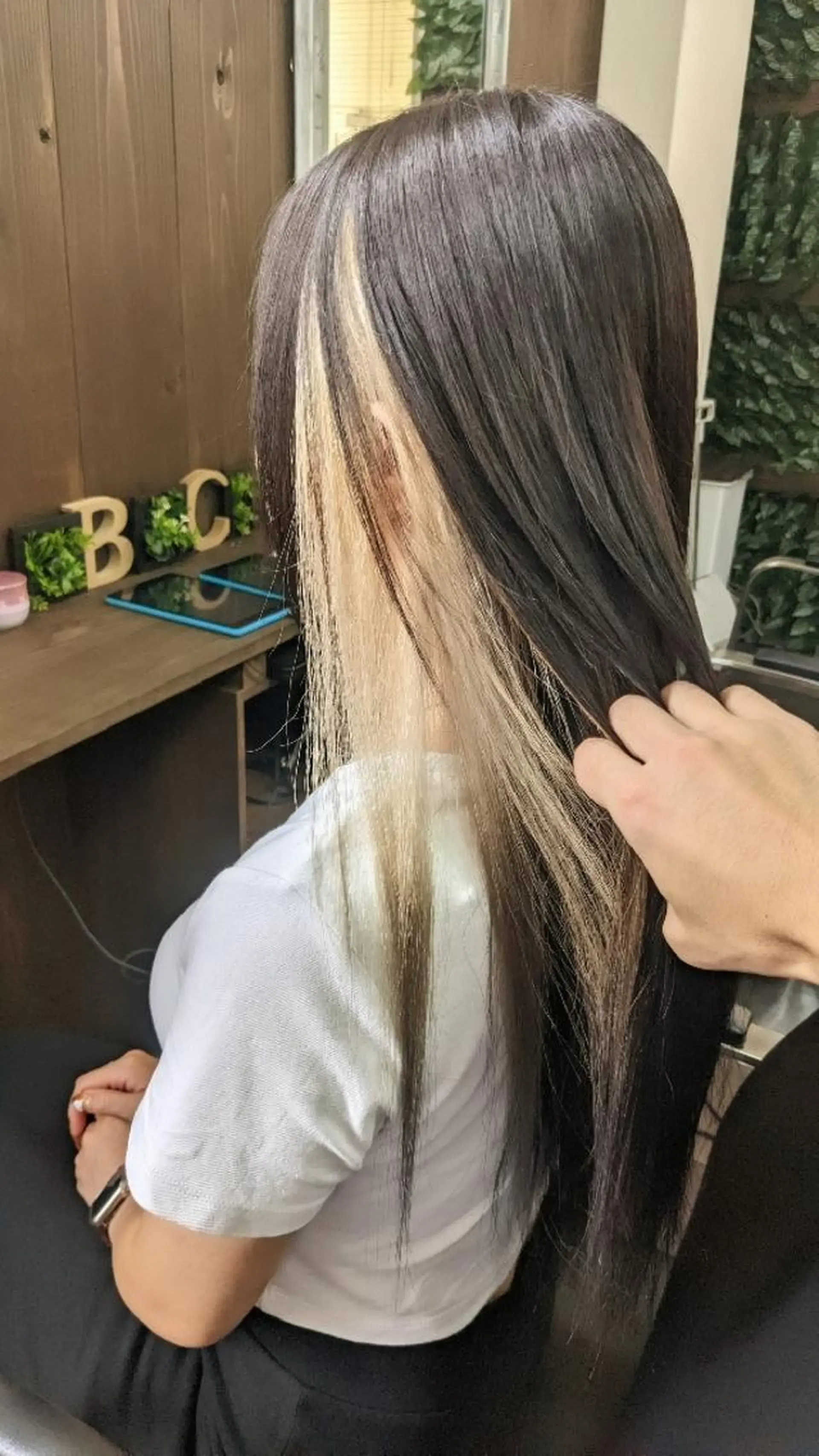 ロング カラー イヤリングカラー カット ヘアカラー hair salon BC所属・hair salon BCのヘアスタイル