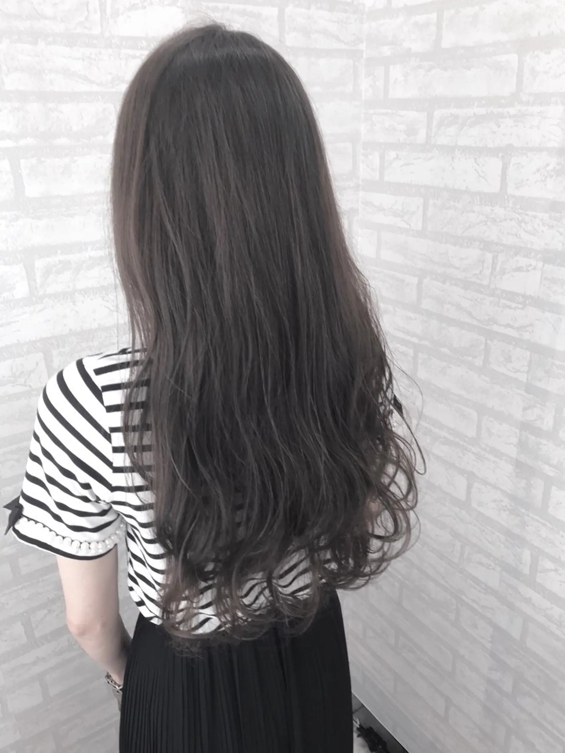 ロング カラー グレージュ シルバー シルバーグレージュ 🥇ブリーチ無し 透明感🥇佐藤のヘアスタイル