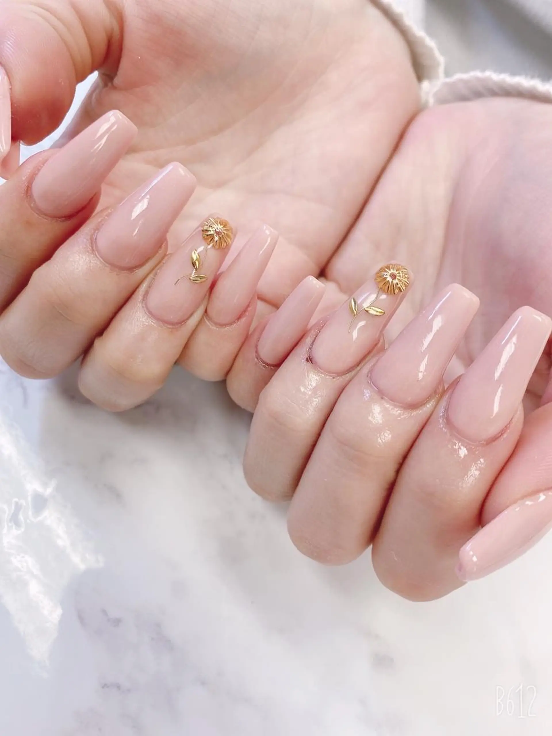 セミロング ハンドネイル JNA認定講師🌸 RIEのネイルデザイン