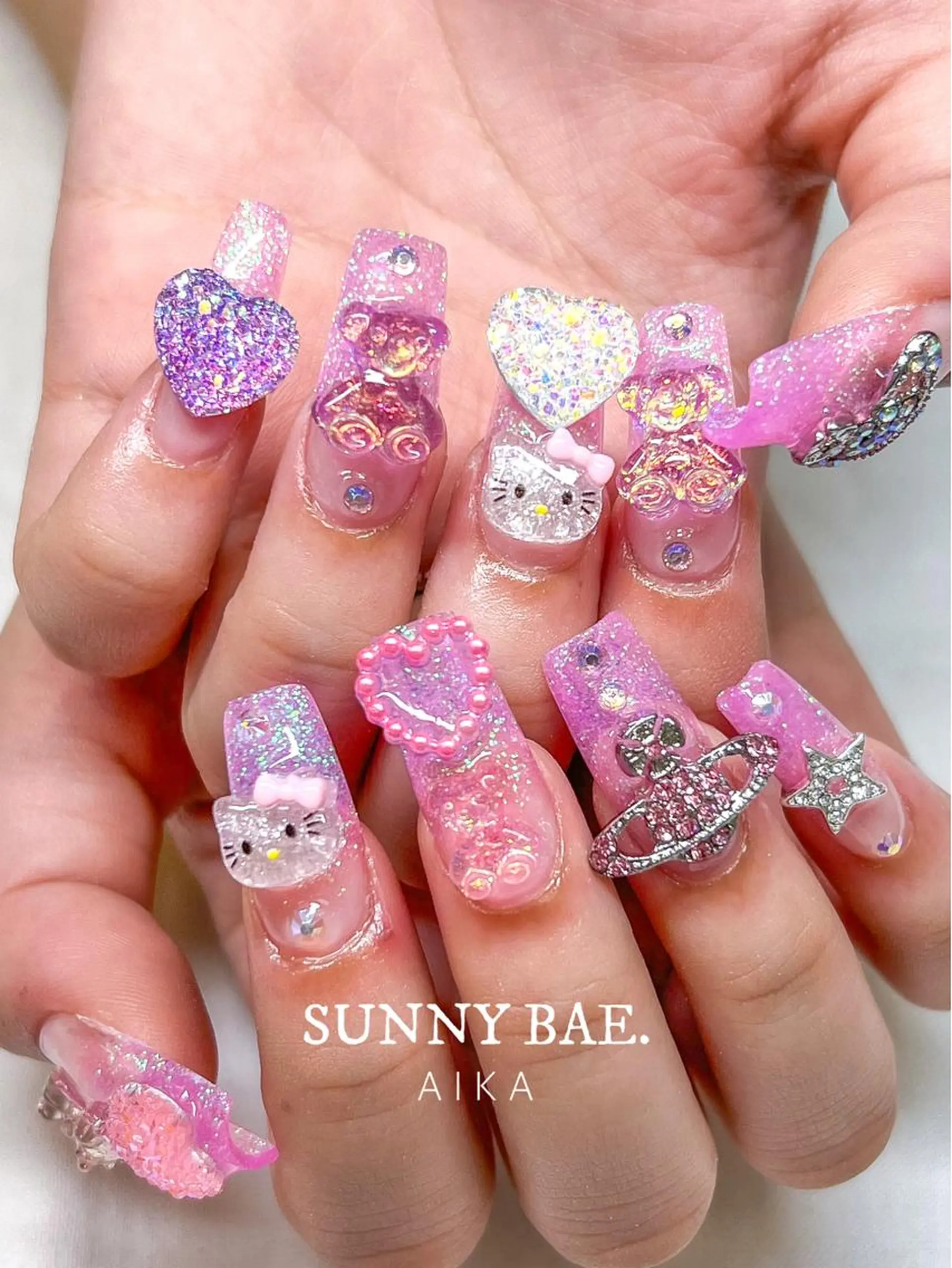 ロング ネイル ロング アートネイル ジェルネイル キラキラネイル ロングネイル SUNNY BAE.所属・Made By AIKAのネイルデザイン