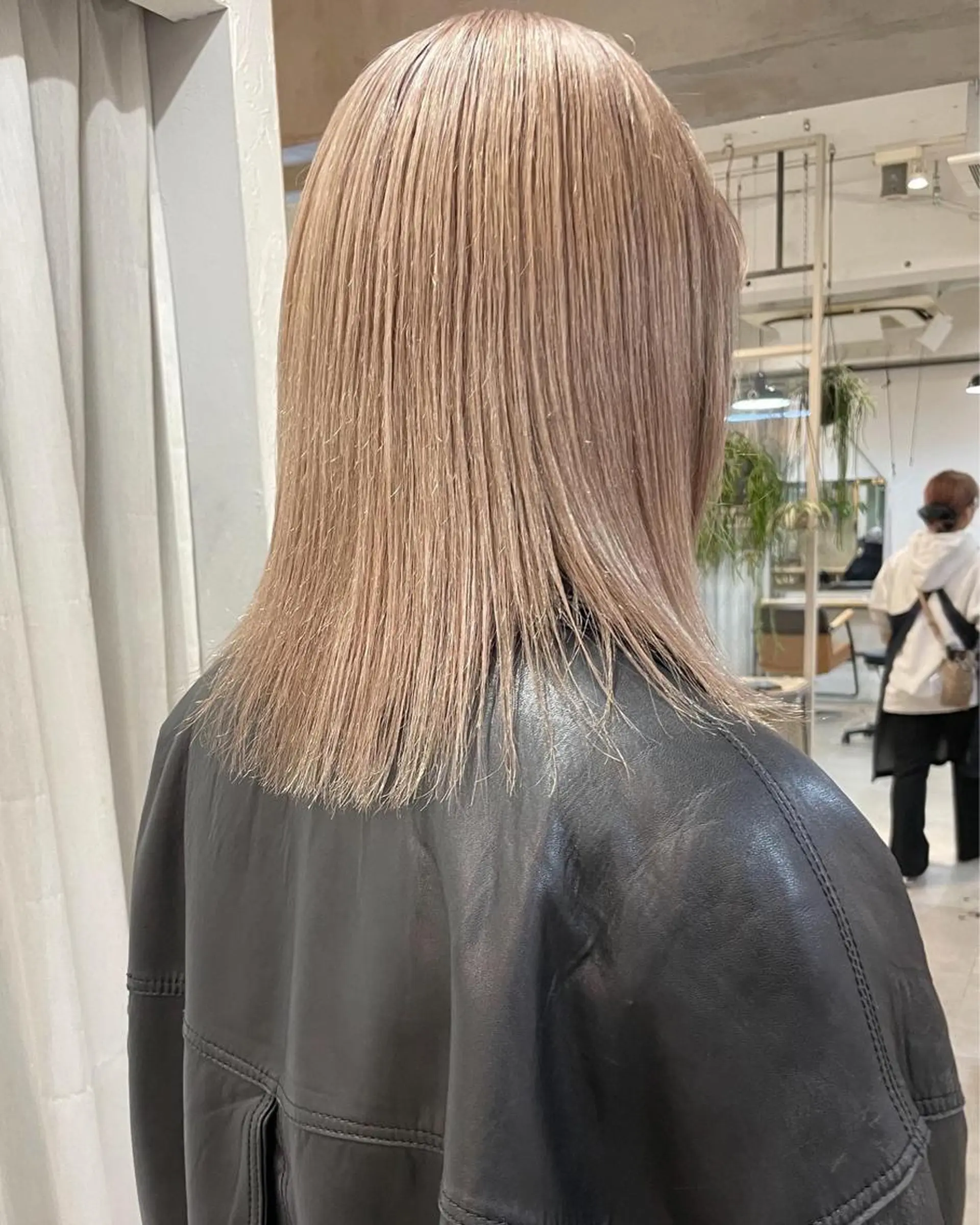 セミロング 小顔レイヤー×コンパ クトボブ/林隆平のヘアスタイル