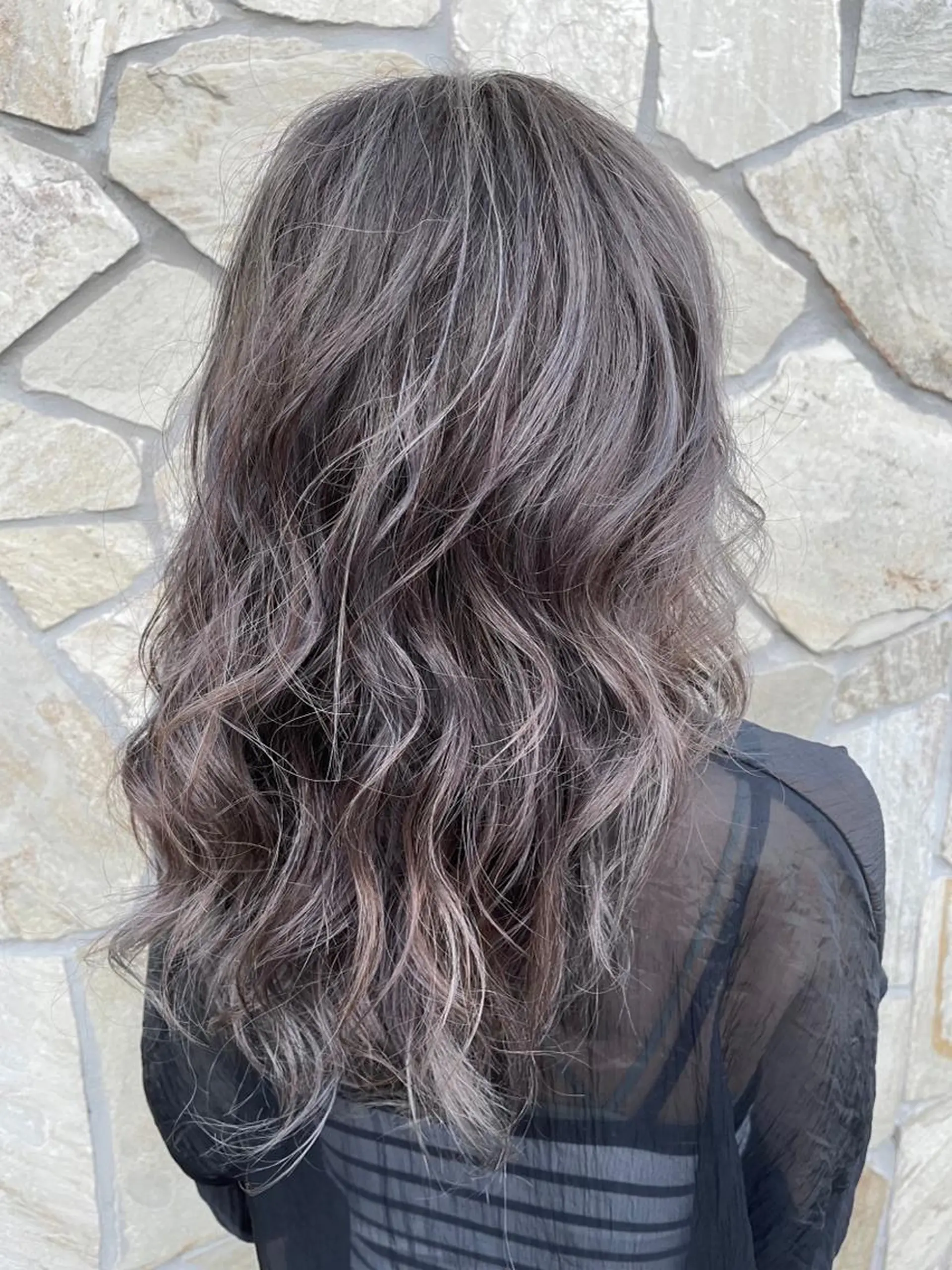 ロング カラー chill out 南塚口本店のヘアスタイル