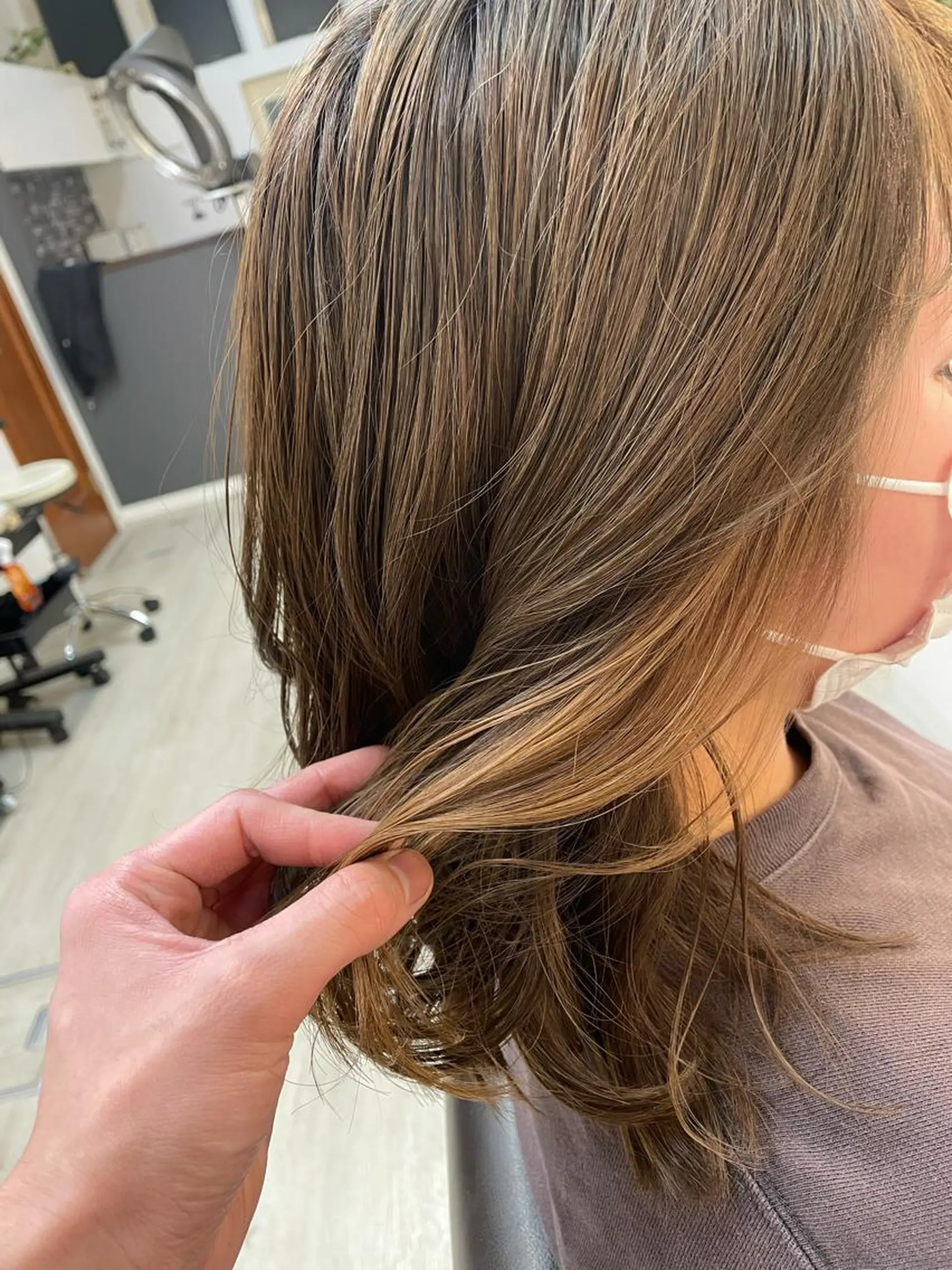 セミロング カラー ブリーチ インナーカラー Hair salon Reve〜レーヴ〜所属・髪質改善・美髪矯正 特化型美容師・北野のヘアスタイル