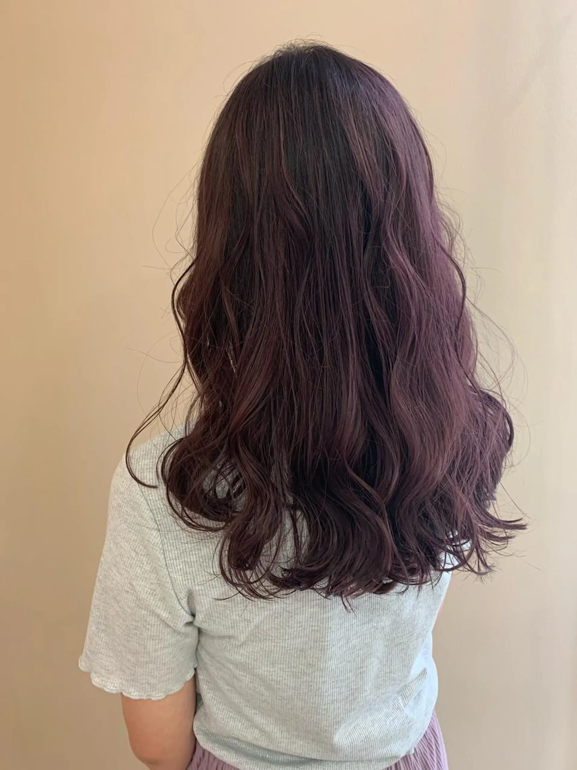 ロング カラー アッシュ ラベンダーカラー ラベンダーアッシュ ヘアカラー ヘッドスパ 顔まわりカット✄ ベージュカラー🧸のヘアスタイル