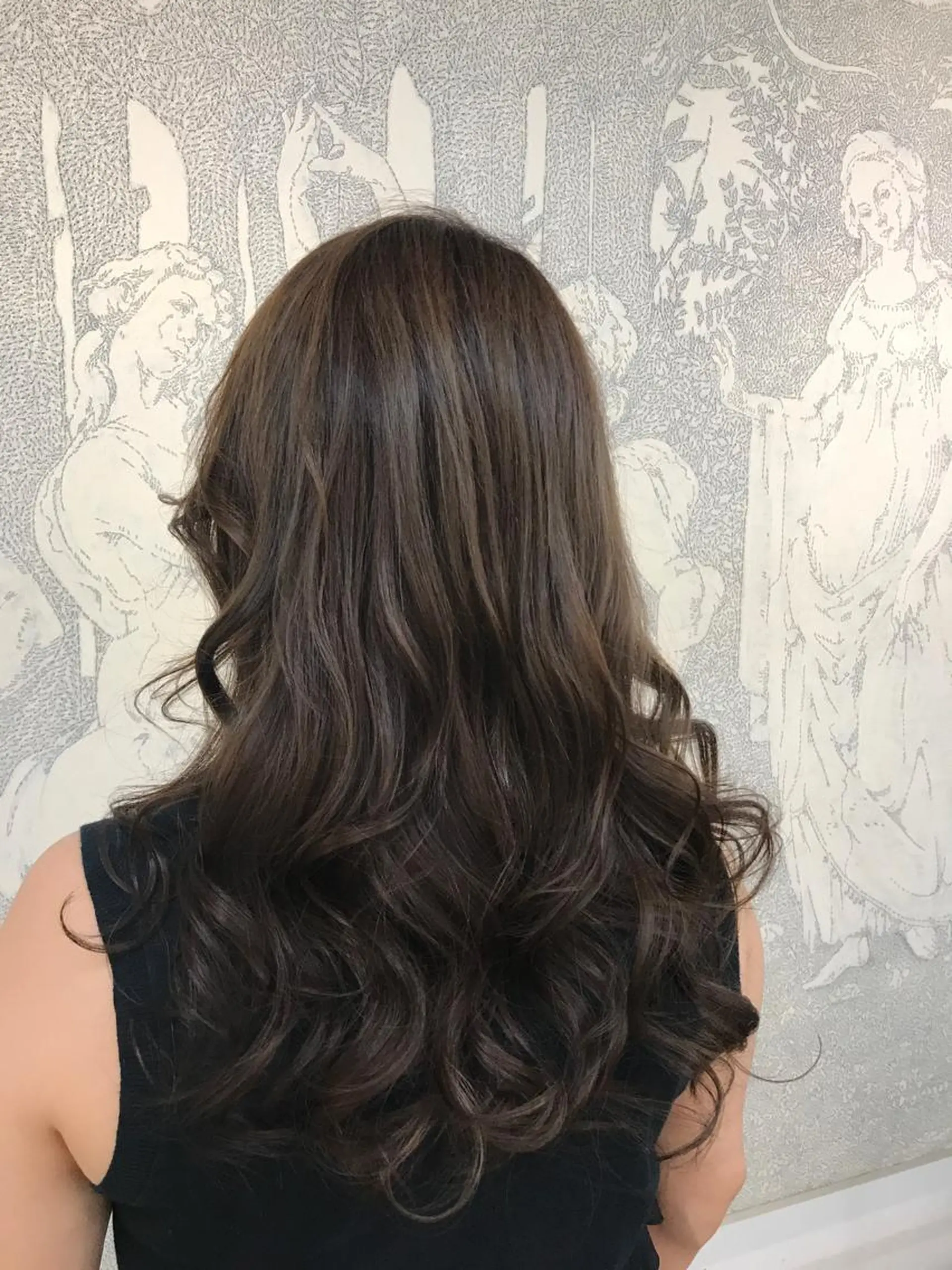 カラー アルファ シェリのヘアスタイル