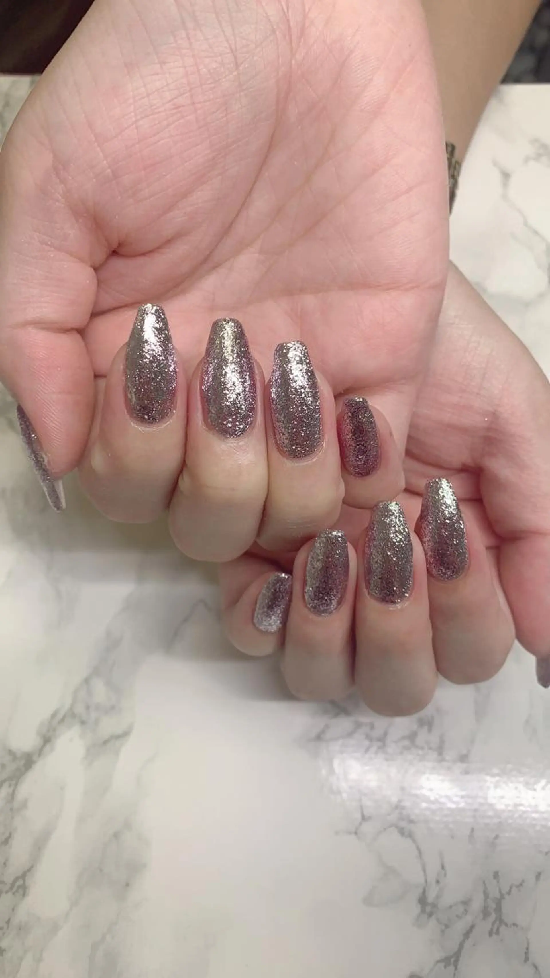 ネイル はな💎ネイル ワンホン、長さ出しのネイルデザイン