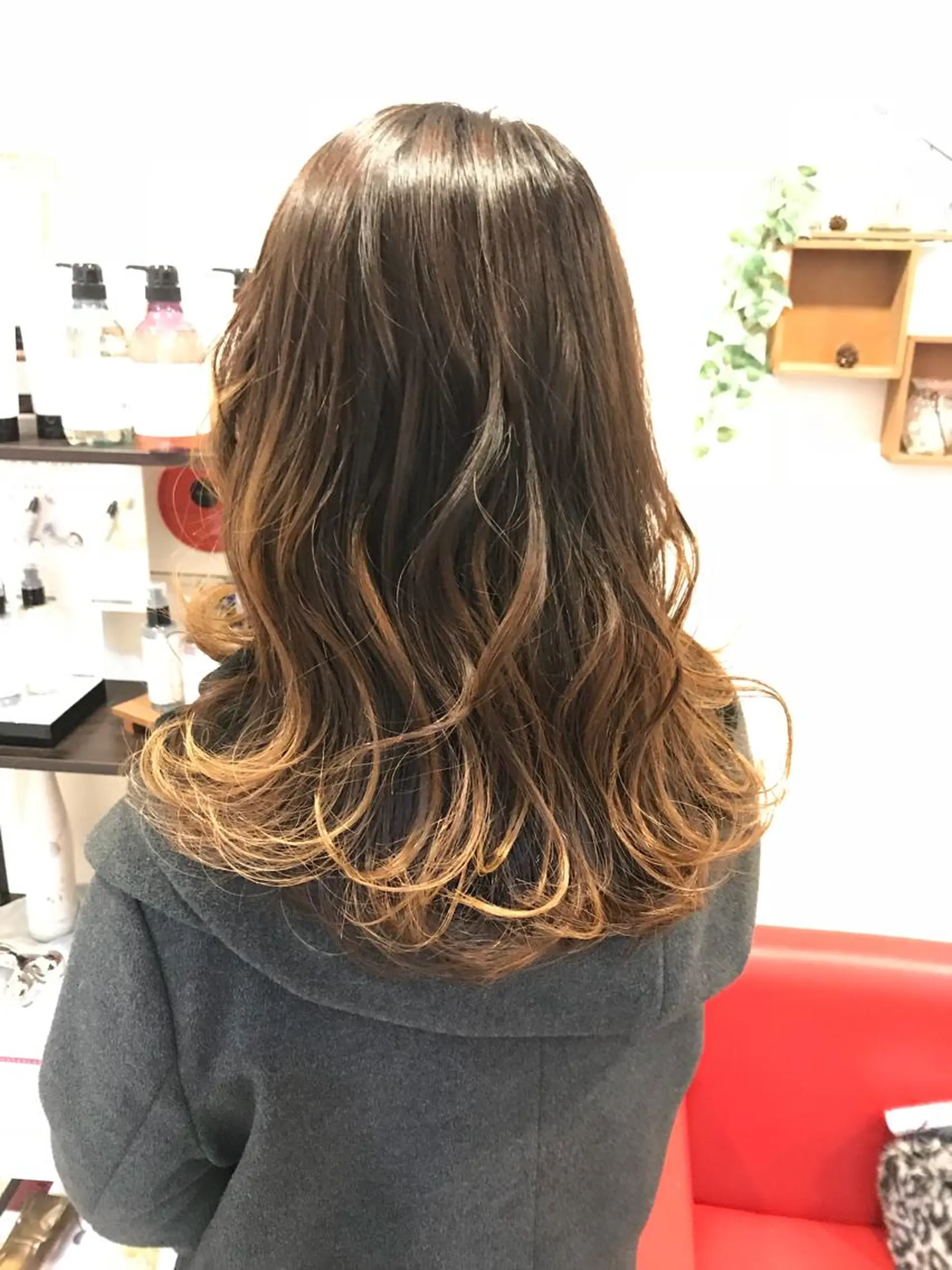 セミロング 西 めぐみのヘアスタイル