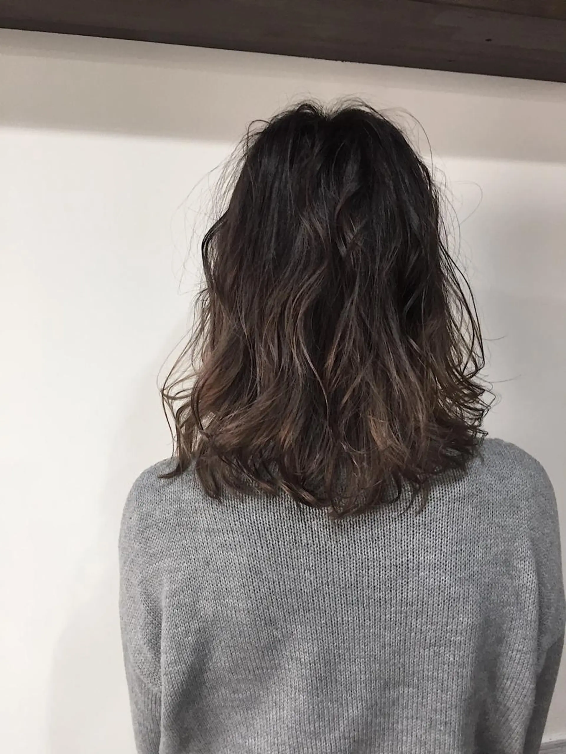 ミディアム カラー アッシュ ラベンダーカラー ラベンダーアッシュ ヘアカラー トリートメント ヘアセット カラー特化サロン大阪 ルービック江坂/新城のヘアスタイル