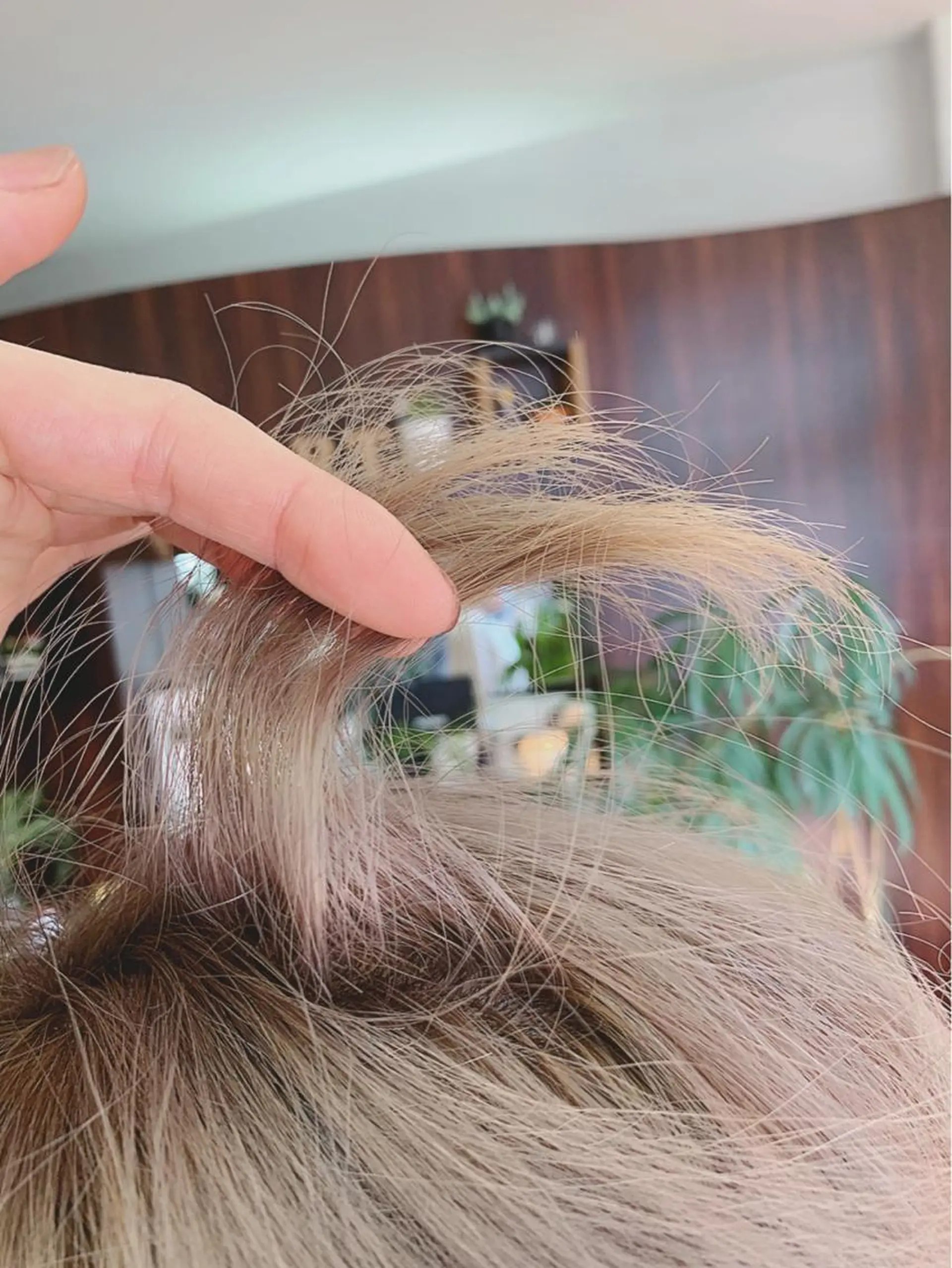 カラー ベージュカラー 透明感カラー ヘアカラー トリートメント キラ ゲンキのヘアスタイル