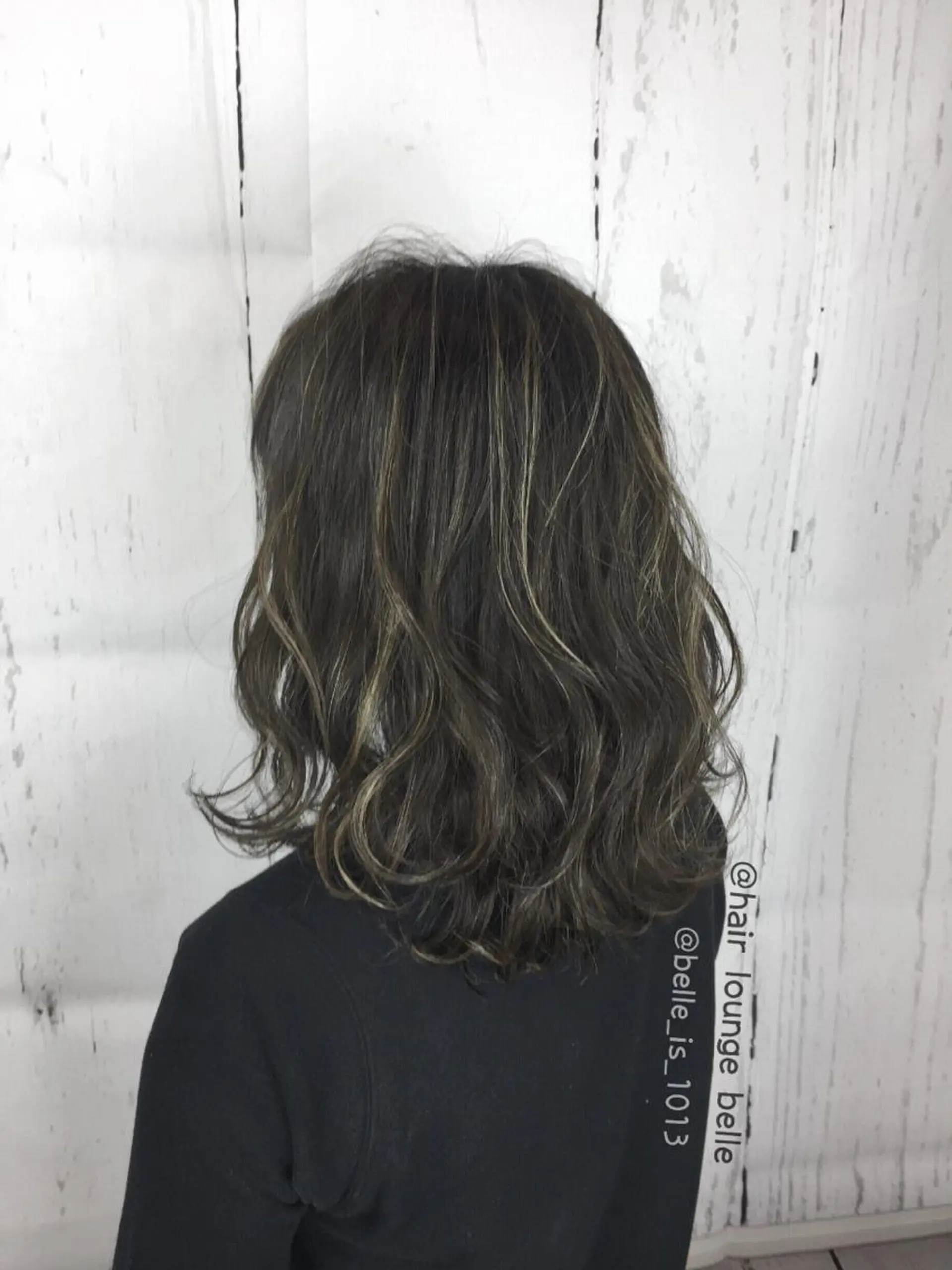 ミディアム 韓国レイヤー外国人風 透明感カラー髪質改善のヘアスタイル