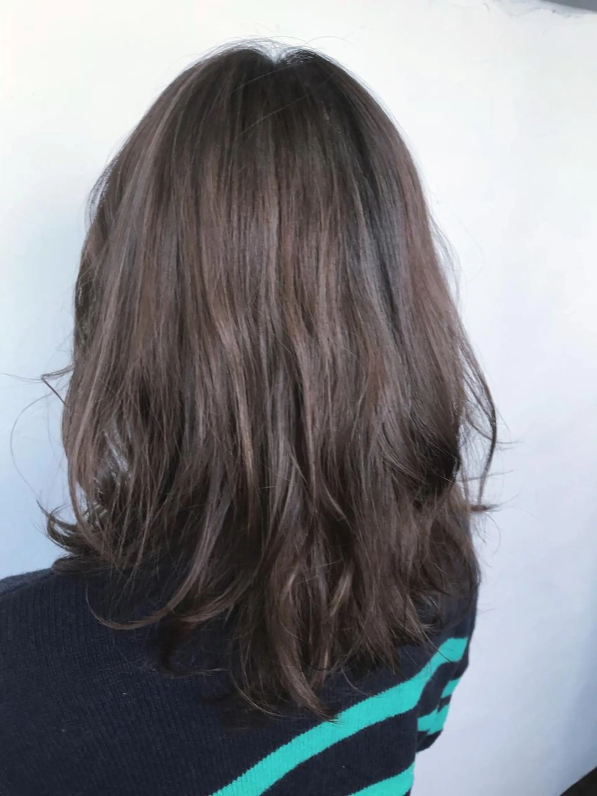 ミディアム カラー 伊藤 優希のヘアスタイル