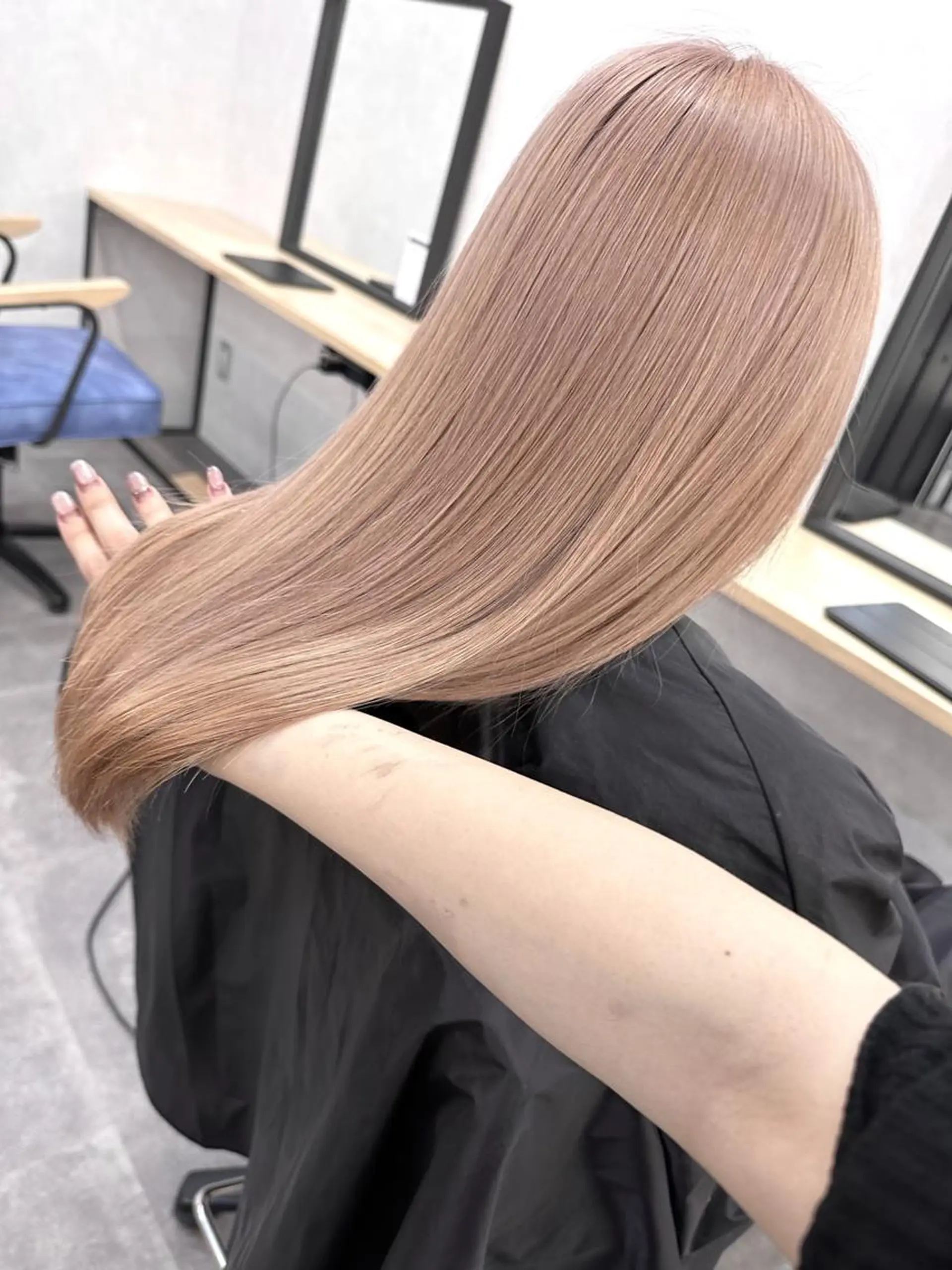 ロング ヘアアレンジ カラー ハイトーン カラーのヘアスタイル