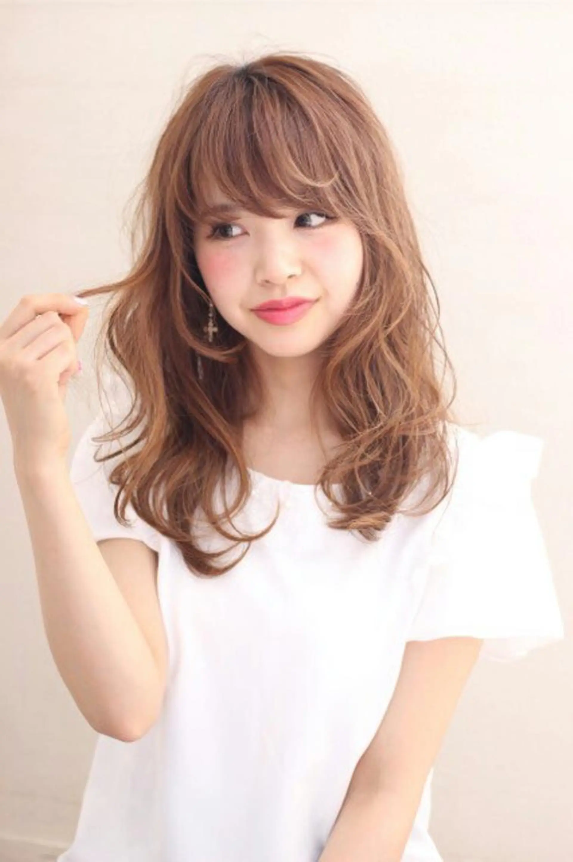 ロング パーマ 鎌倉 彩のヘアスタイル
