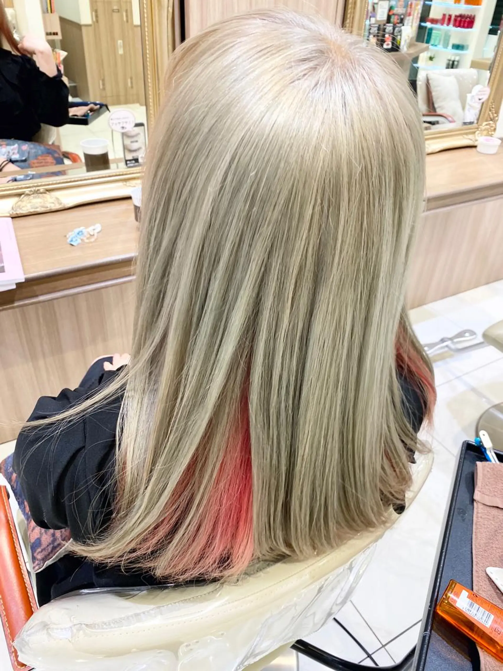 ロング カラー 古川 琴美のヘアスタイル