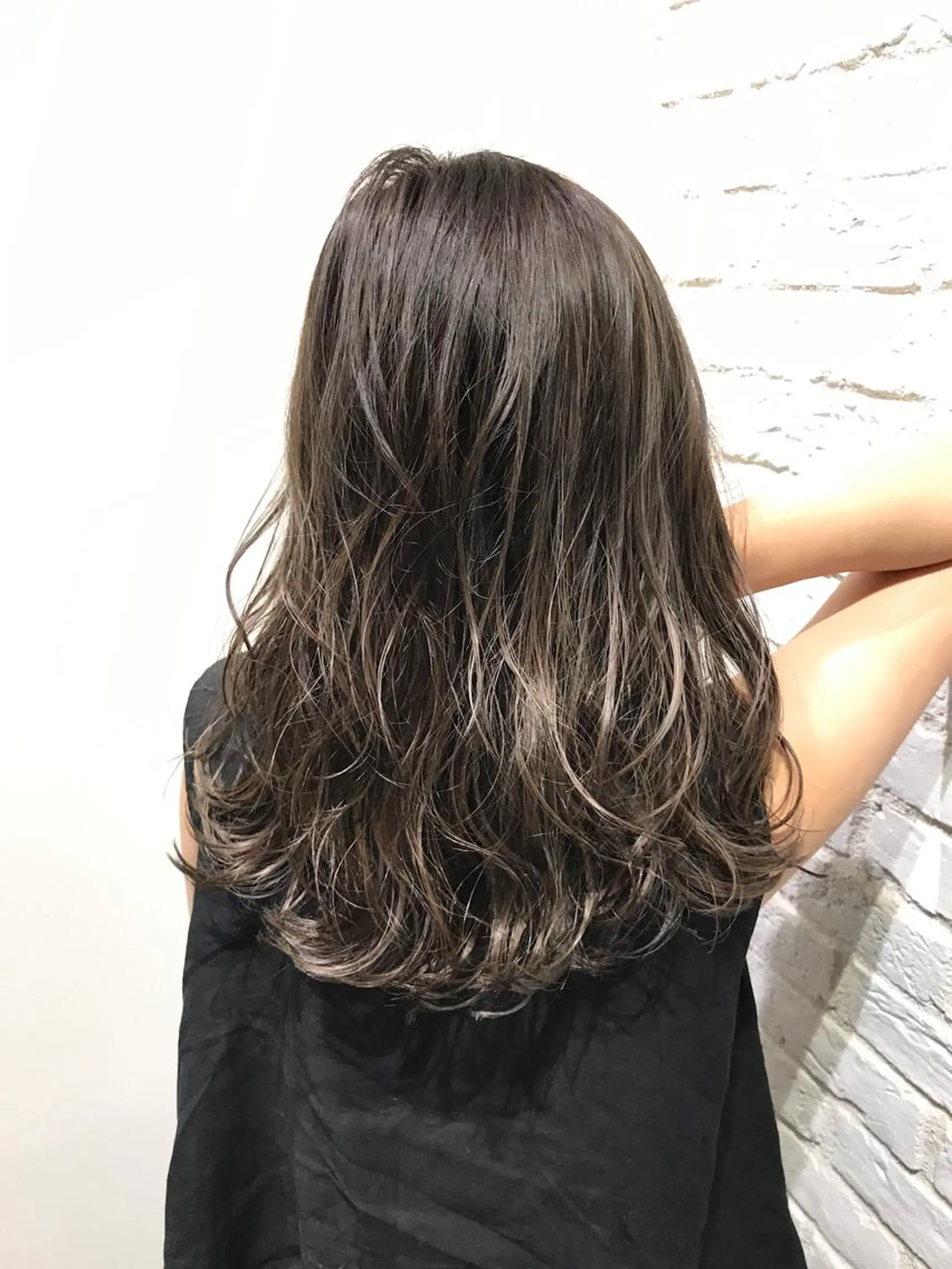 セミロング カラー Neale. yumiのヘアスタイル
