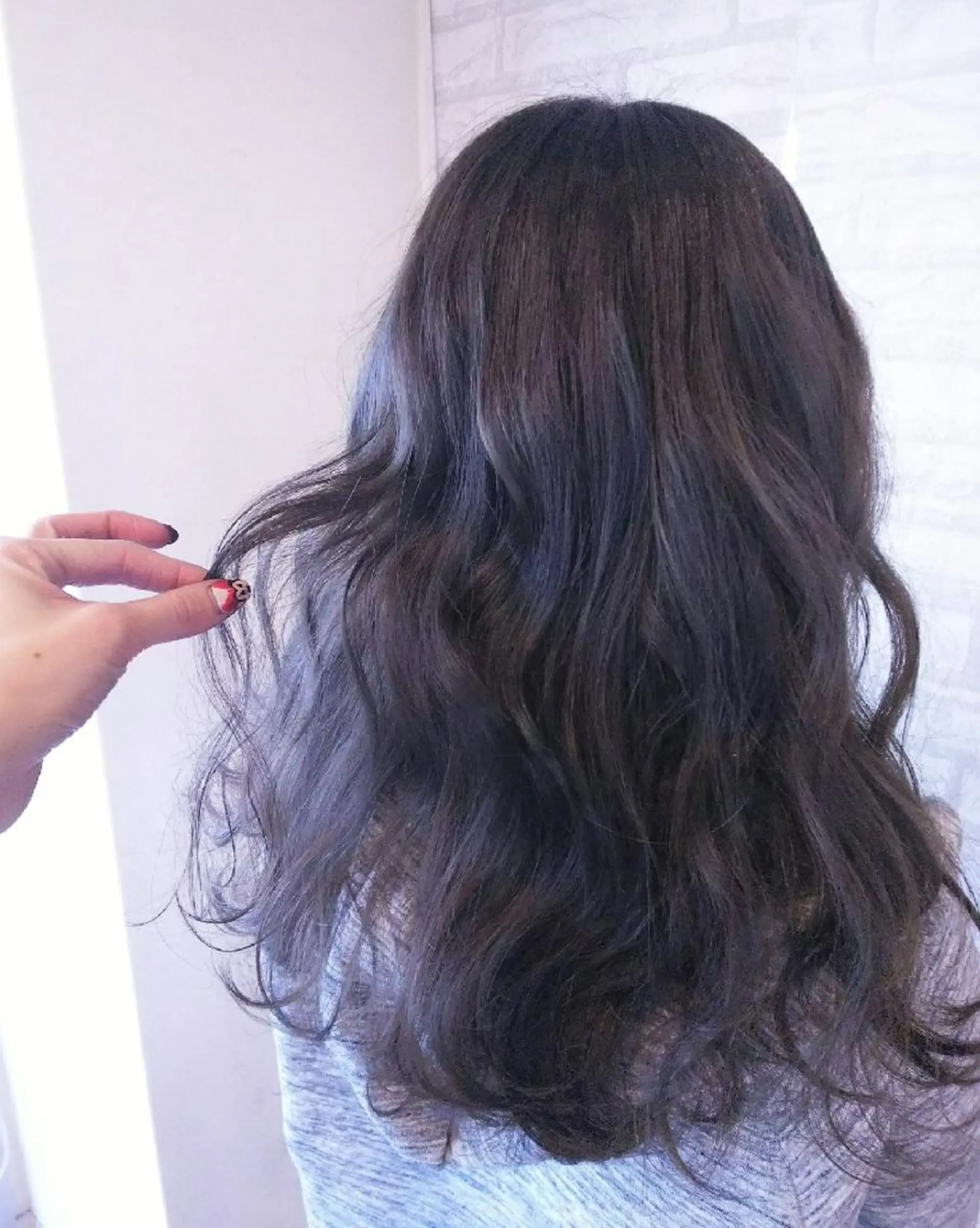 セミロング カラー アッシュ アッシュグレー アッシュグレージュ グレージュ JIL BLAN 京都所属・RU RIのヘアスタイル