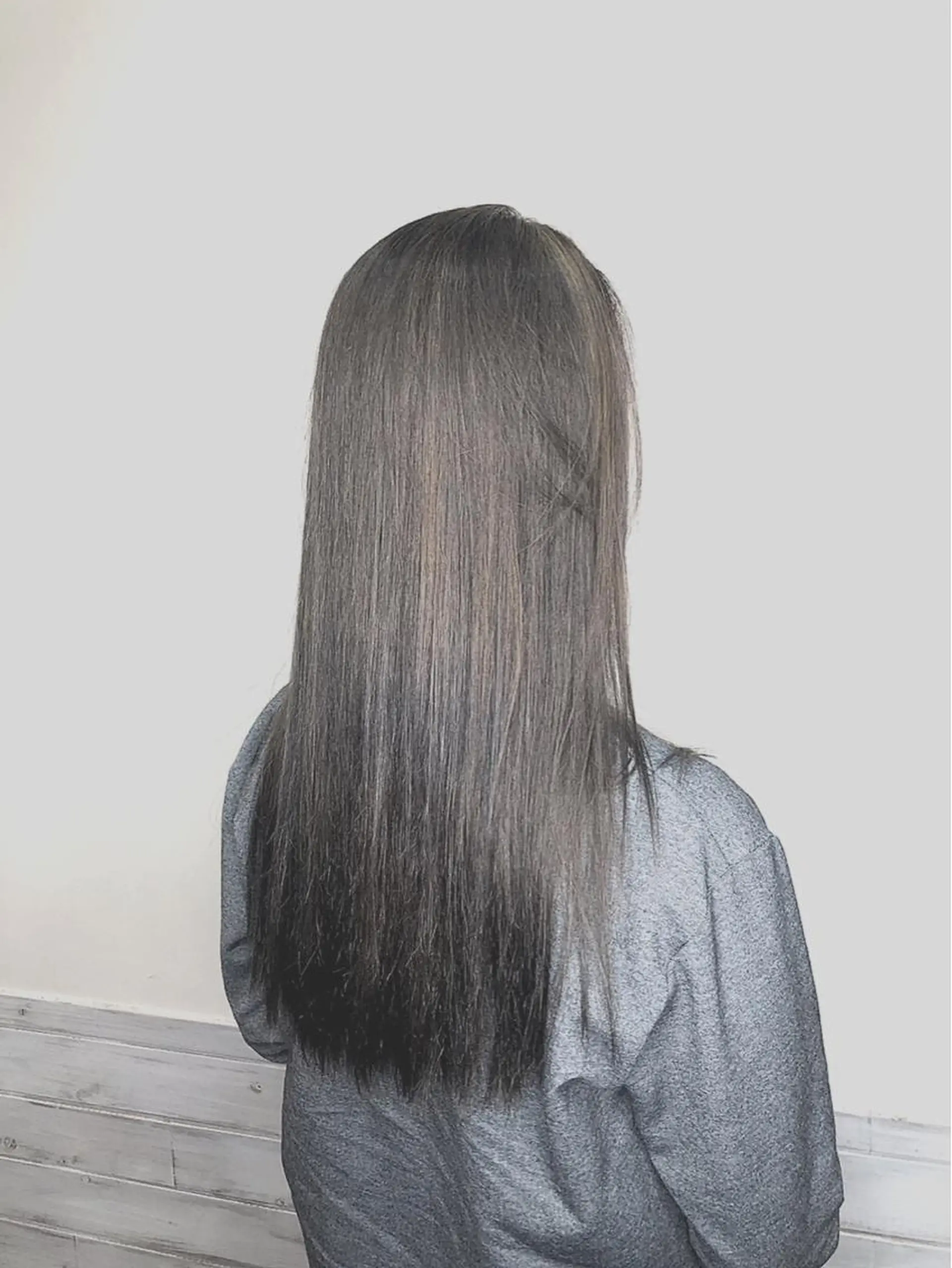 ロング カラー シルバー カット ヘアカラー パーマ トリートメント グランルシア梅田所属・女性指名人気no.1 尾崎のヘアスタイル