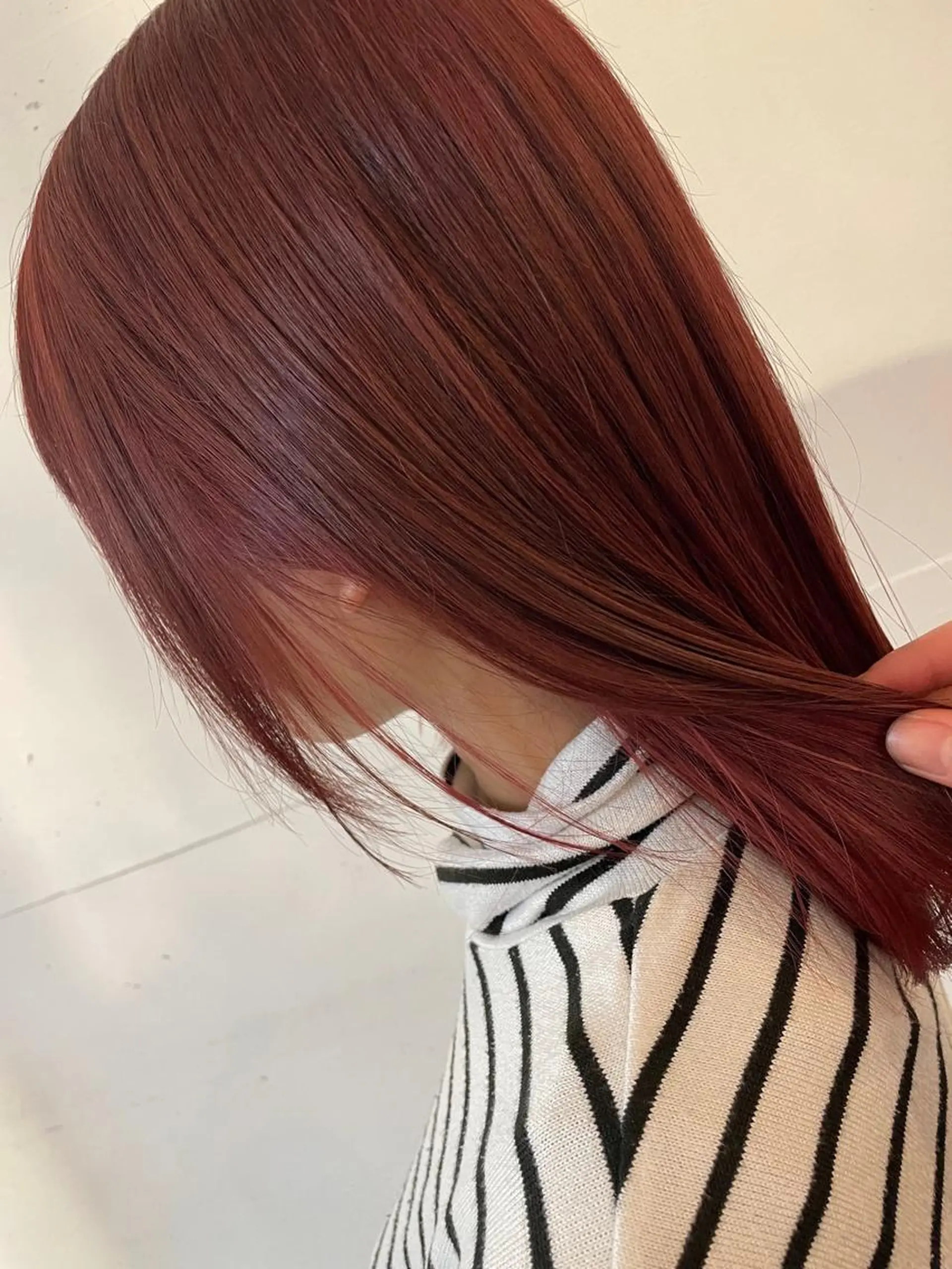 ロング カラー レッドカラー 💛🤍U too e’s 鎌倉🧸のヘアスタイル