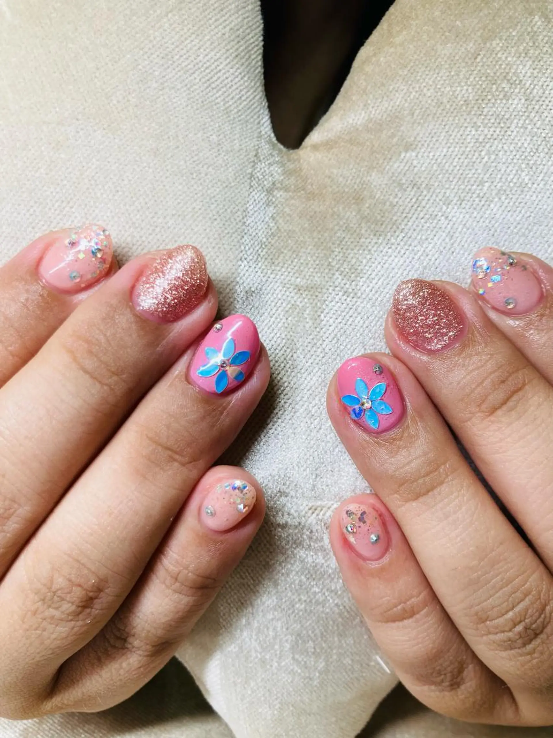 ネイル ECLAT エクラ所属・寺山 千鶴のネイルデザイン