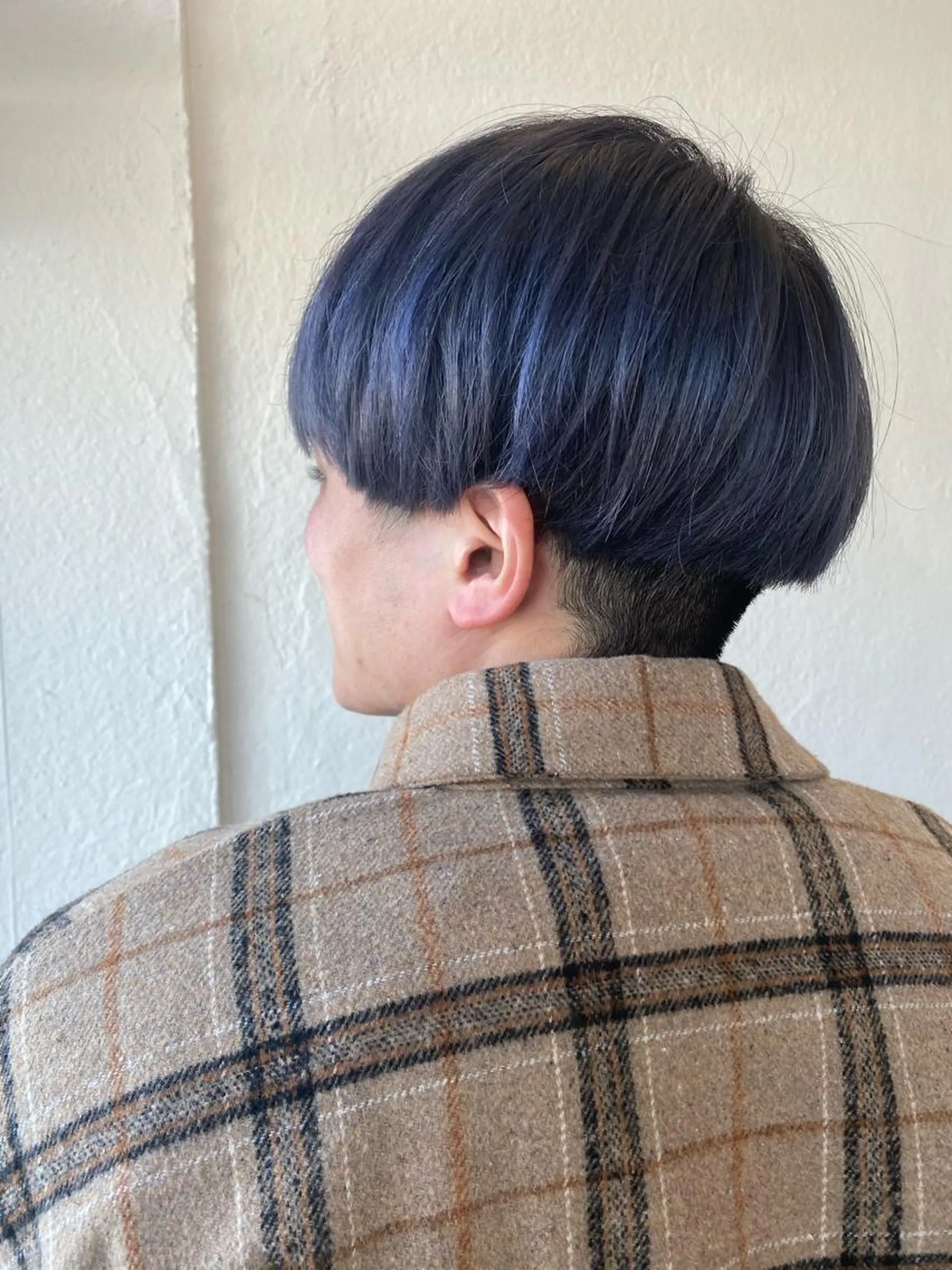 ショート カラー メンズ ネイビーカラー ヘアカラー トリートメント 入江 志穂のヘアスタイル